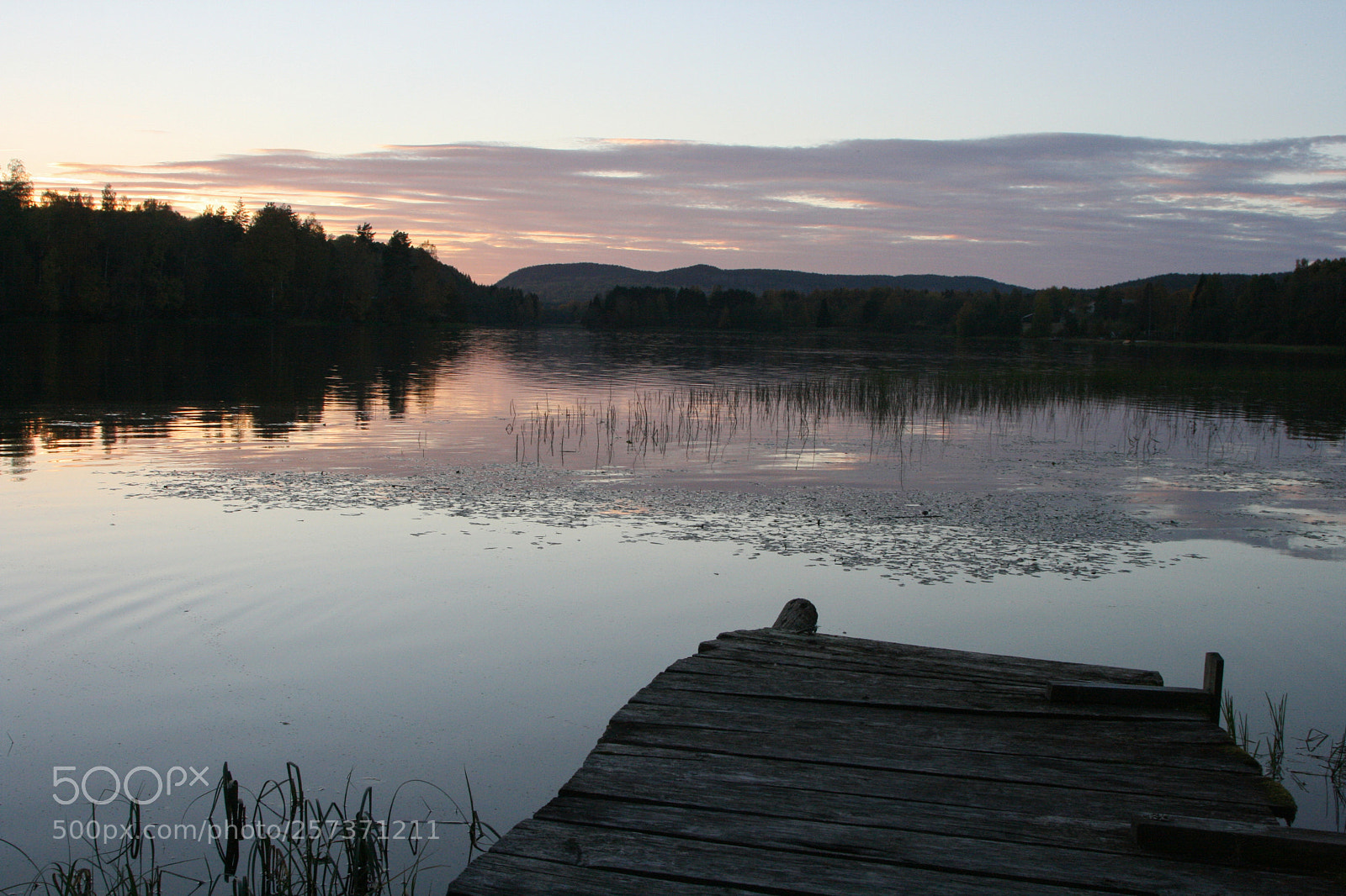 Canon EOS 400D (EOS Digital Rebel XTi / EOS Kiss Digital X) sample photo. Sunset at the lake photography