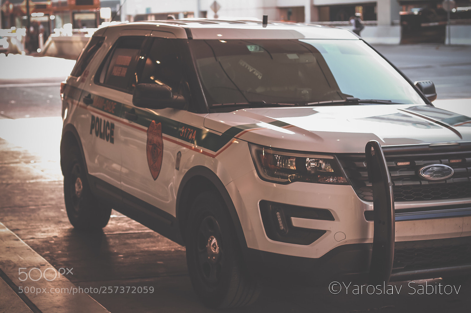 Canon EOS 1300D (EOS Rebel T6 / EOS Kiss X80) sample photo. Miami department police car photography