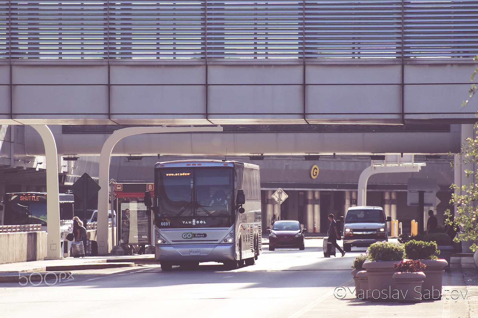Canon EOS 1300D (EOS Rebel T6 / EOS Kiss X80) sample photo. Miami international airport terminal photography