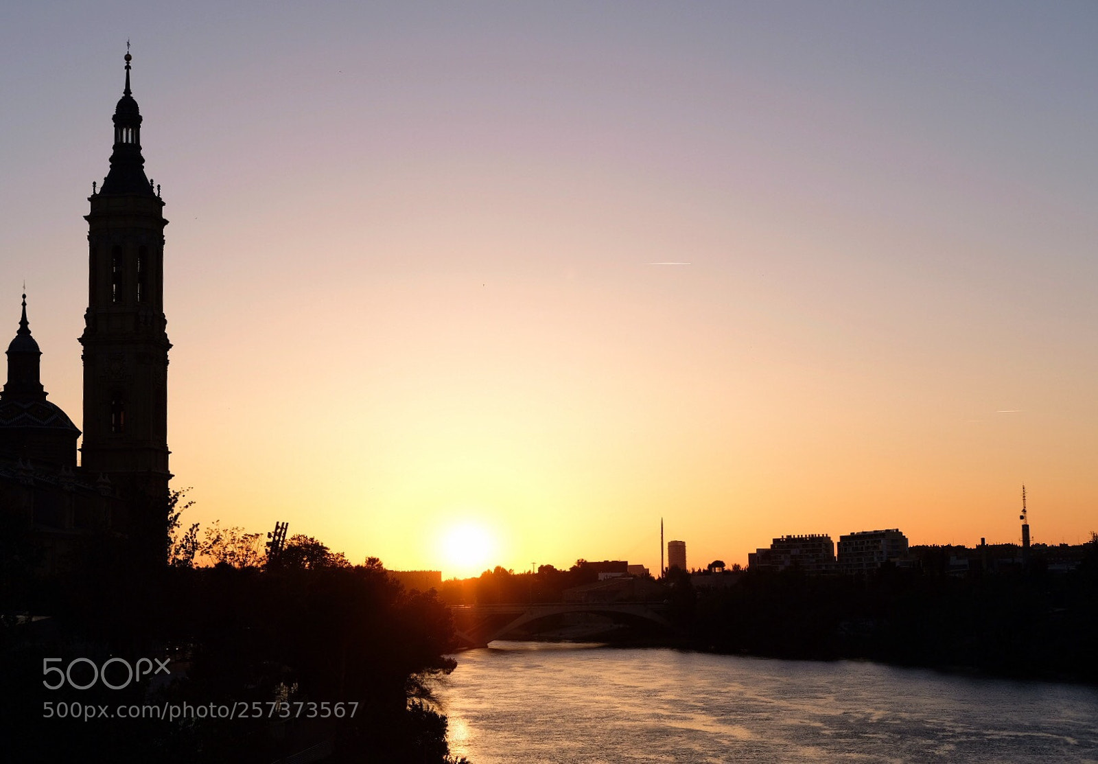 Fujifilm X-T20 sample photo. Sunset in zaragoza photography