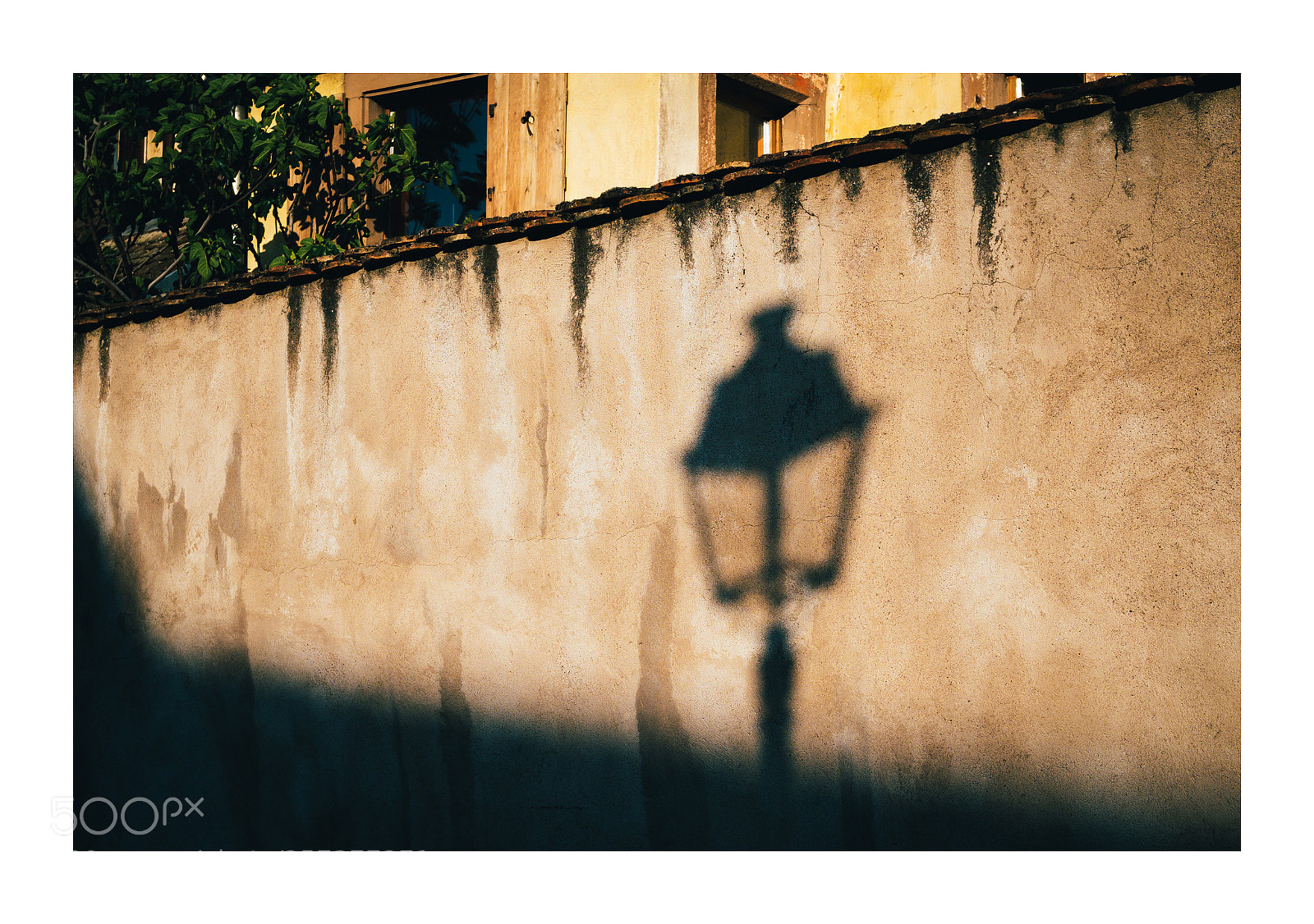 Olympus PEN-F sample photo. The street lamp photography