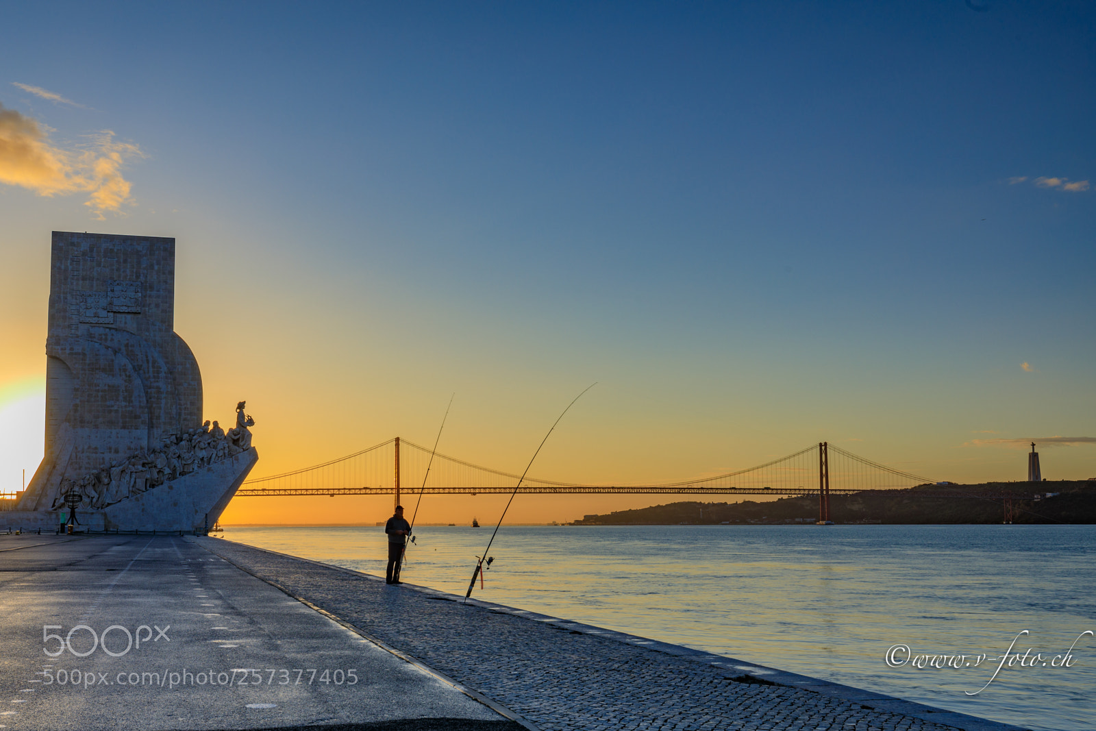 Canon EOS 5D Mark IV sample photo. Lissabon seefahrerdenkmal photography