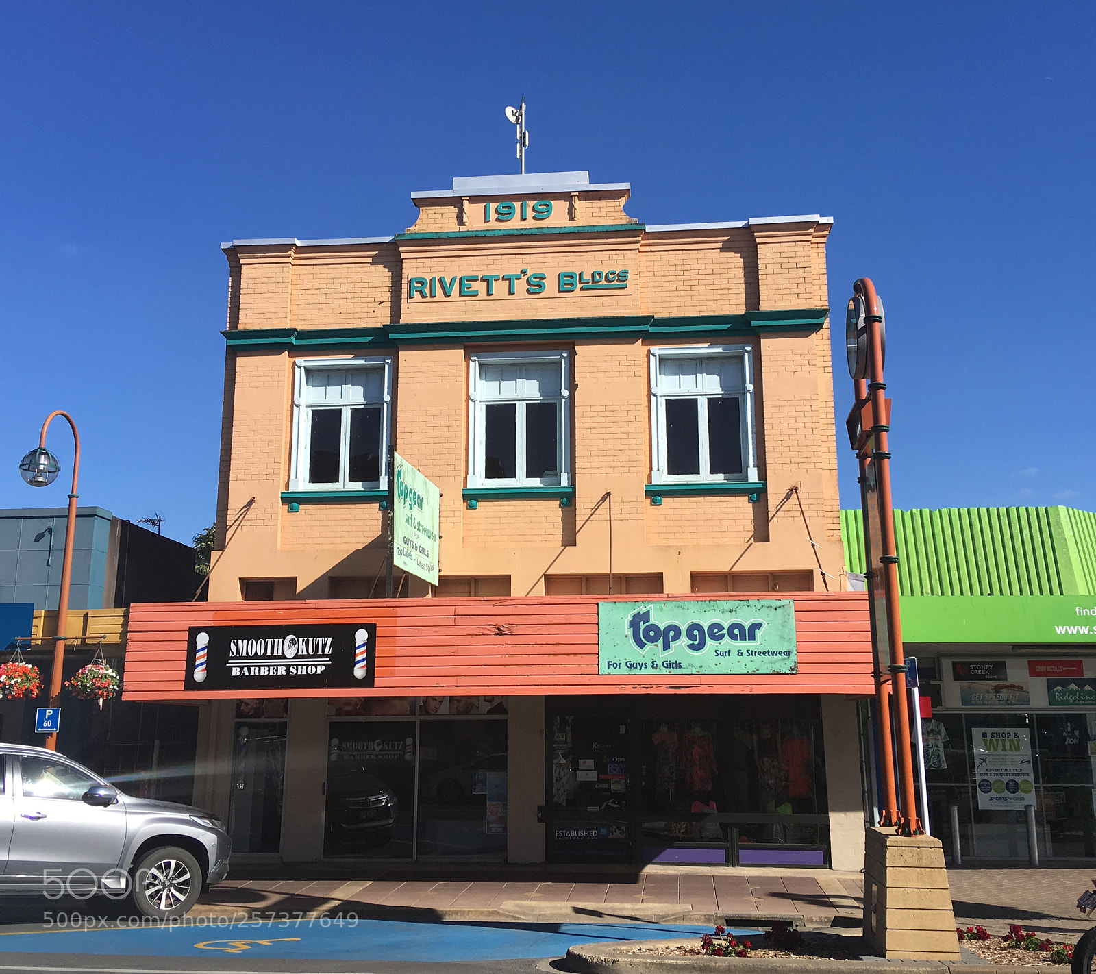 Apple iPhone SE sample photo. Retro shop building, morrinsville photography