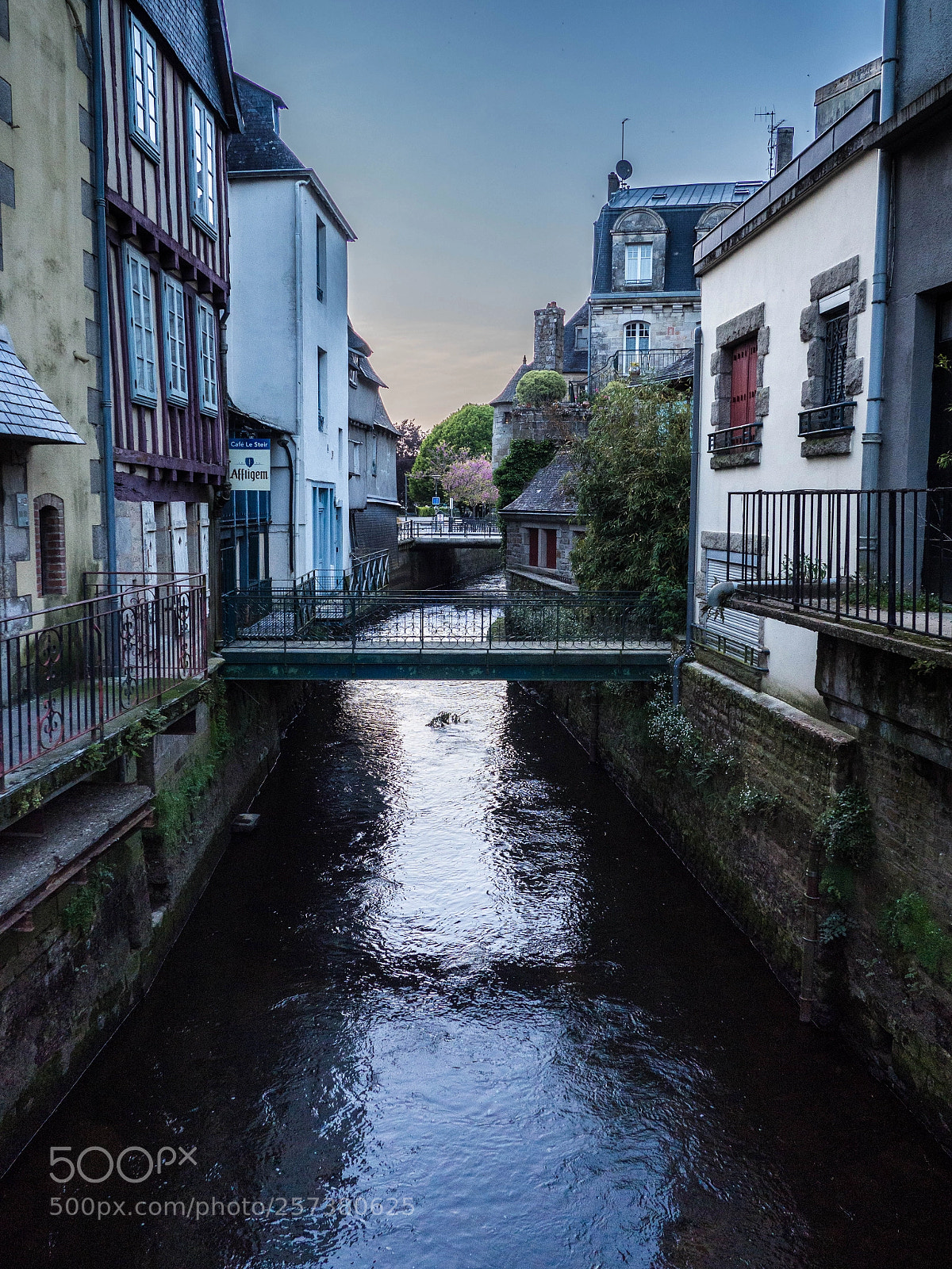 Olympus OM-D E-M10 II sample photo. Quimper#2 photography