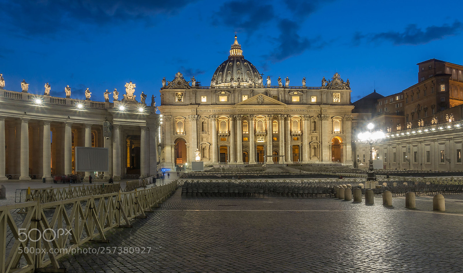 Sony DSC-RX100M5 sample photo. Vatican by night photography