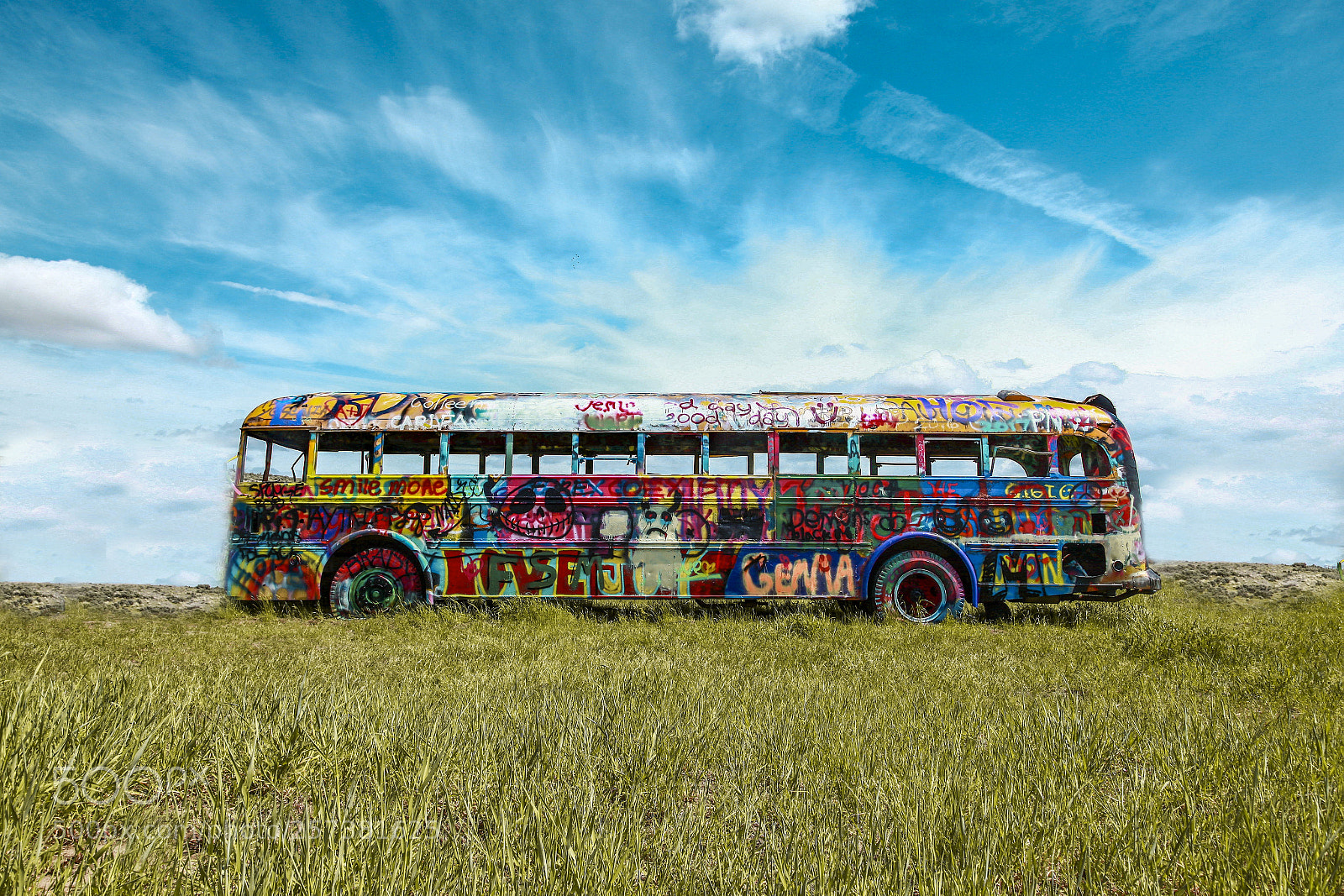 Canon EOS 5D Mark II sample photo. Abandoned bus. photography