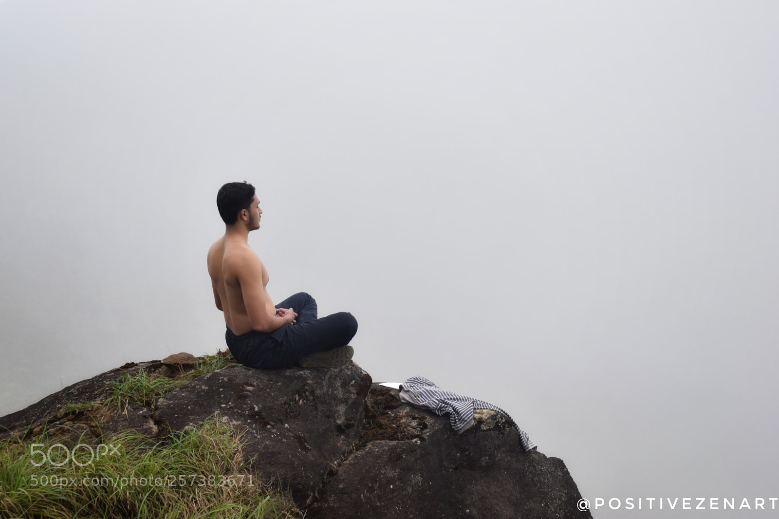 Nikon D3300 sample photo. Yogi in the mist photography
