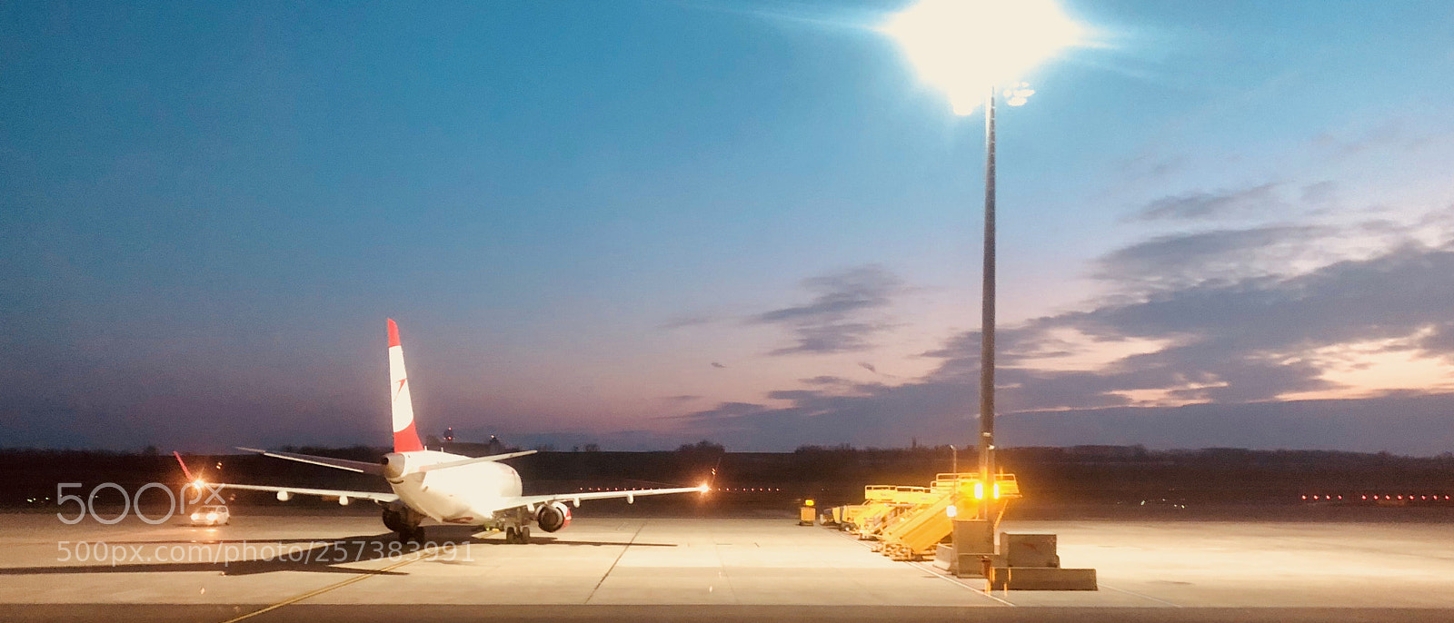 Apple iPhone X sample photo. Ready for takeoff photography