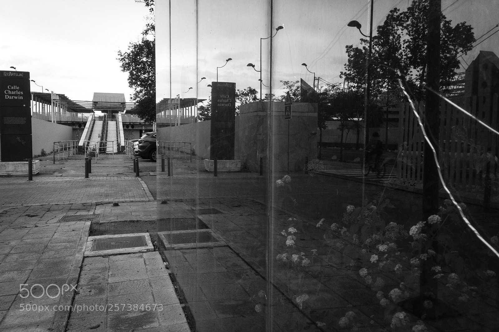 Apple iPhone SE sample photo. Reflejo ciudad  photography