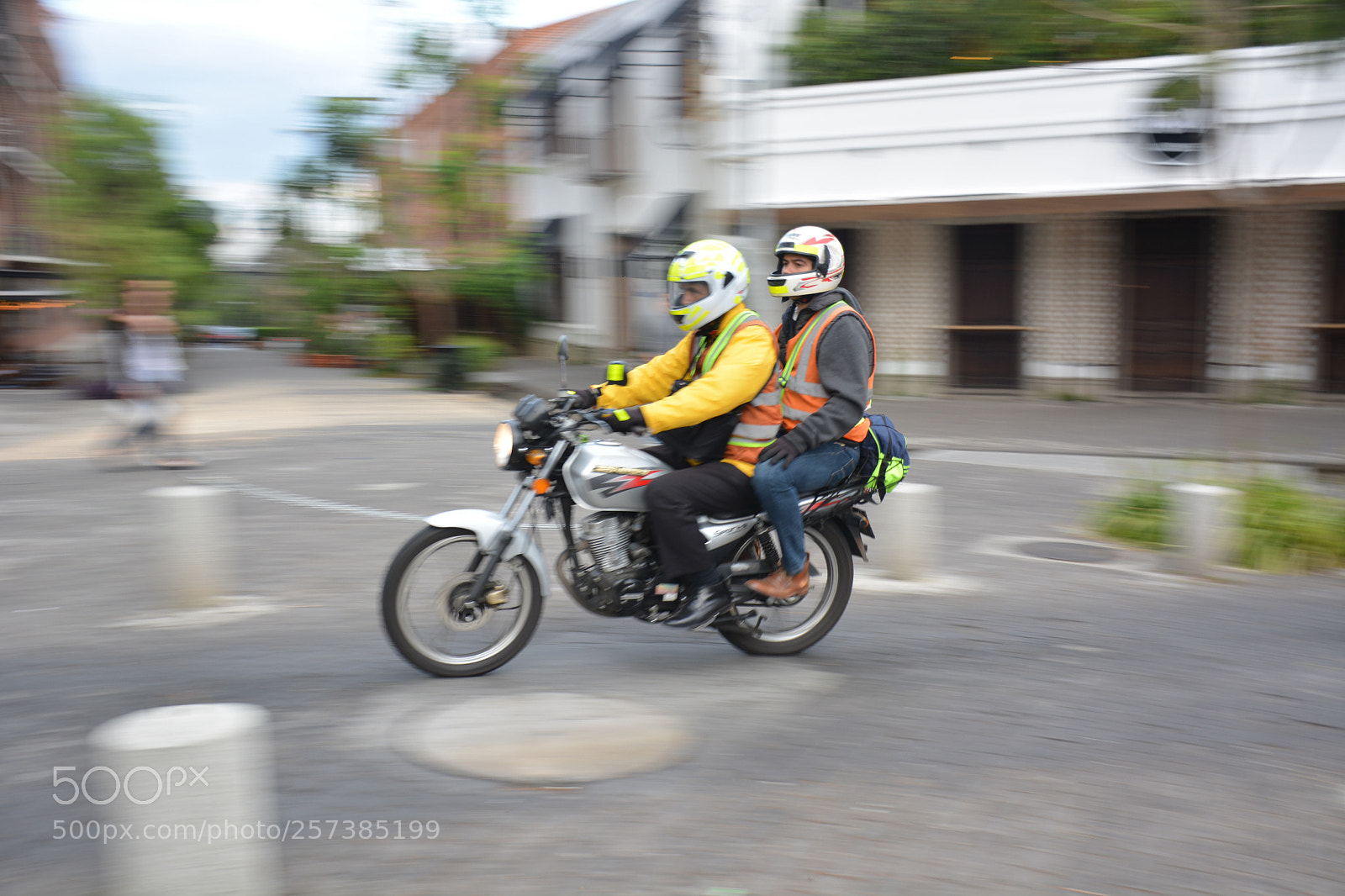 Nikon D5200 sample photo. Corre tiempo, corre. barrido photography