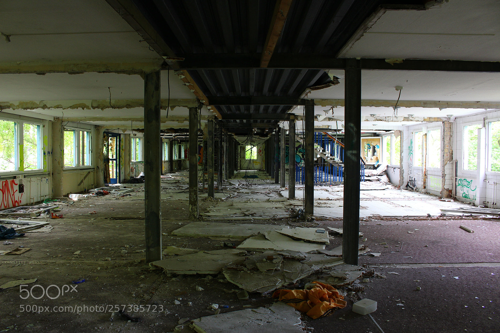 Canon EOS 700D (EOS Rebel T5i / EOS Kiss X7i) sample photo. Floor photography