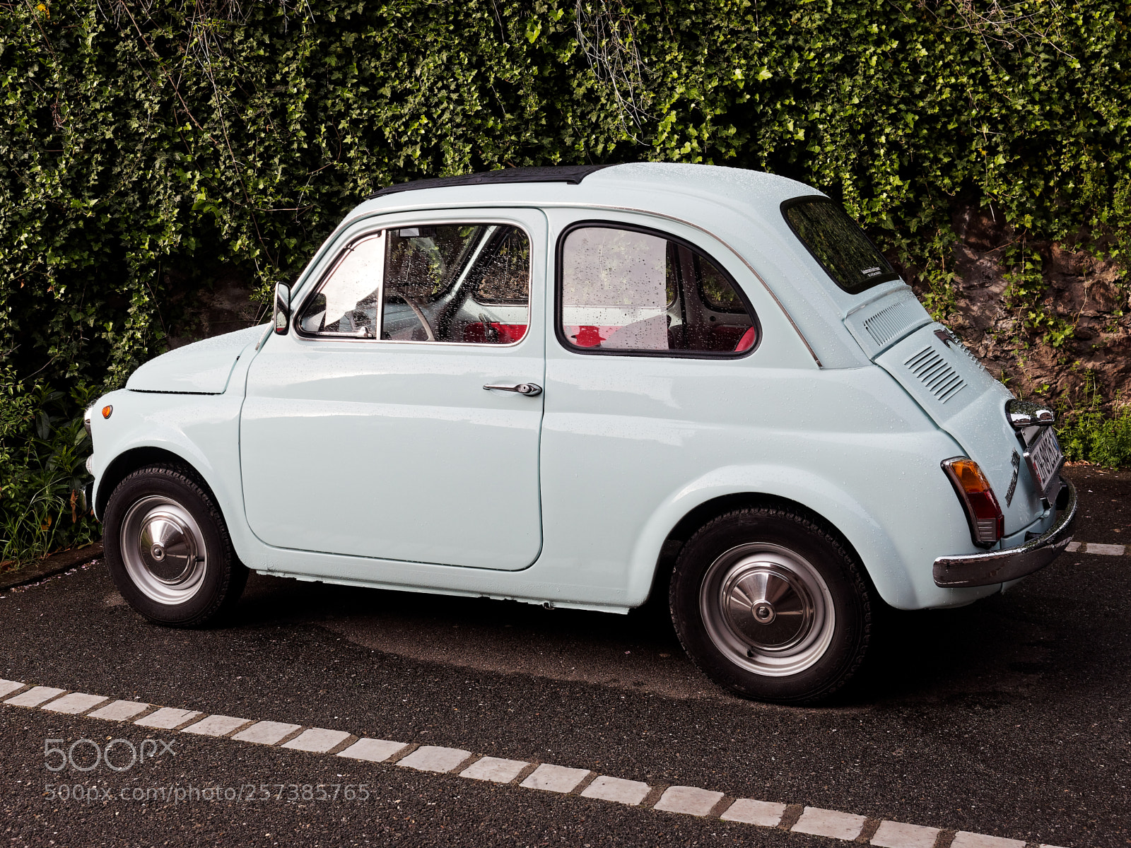 Olympus OM-D E-M5 II sample photo. An old fiat in photography