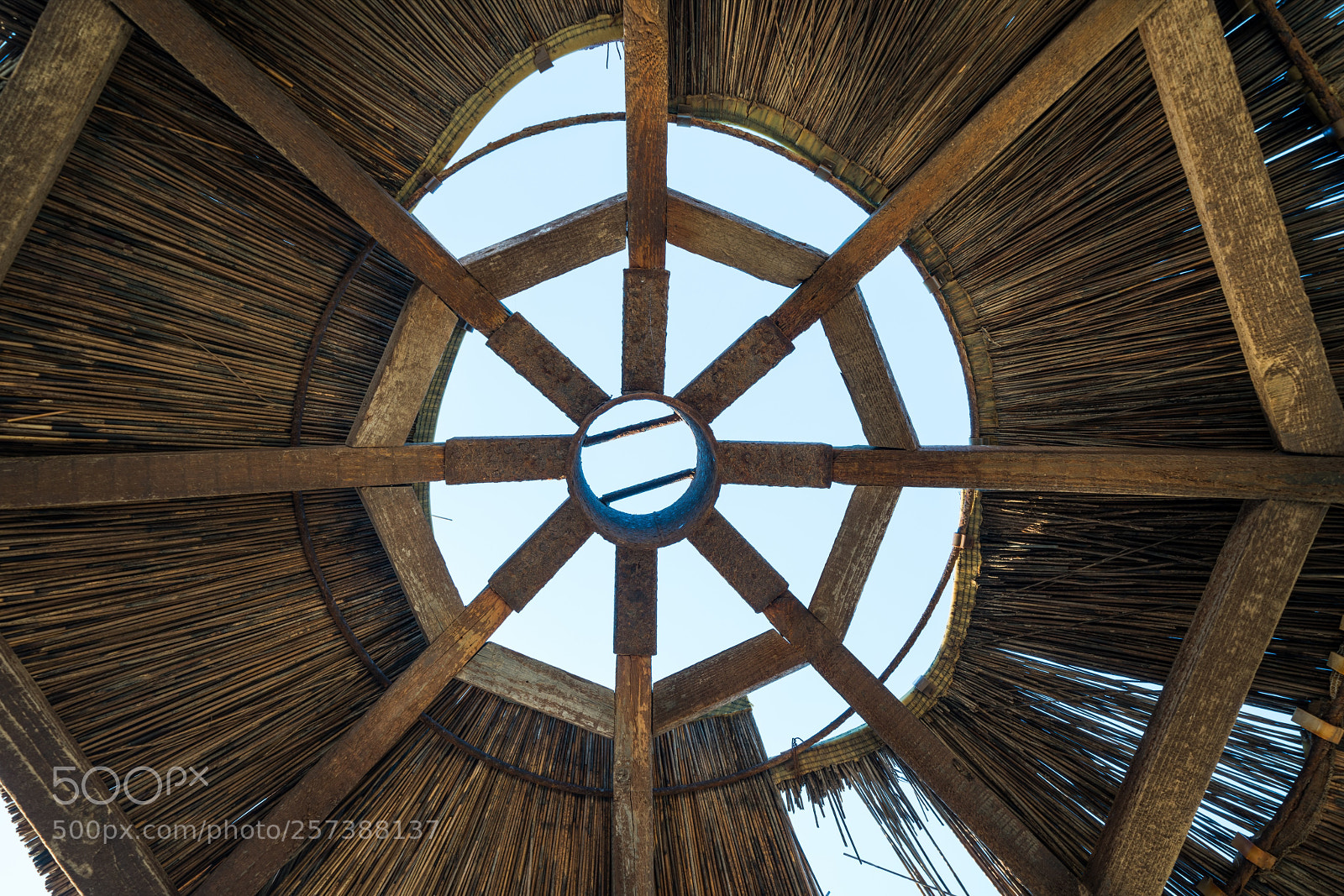 Sony a7R II sample photo. Rusty umbrella photography