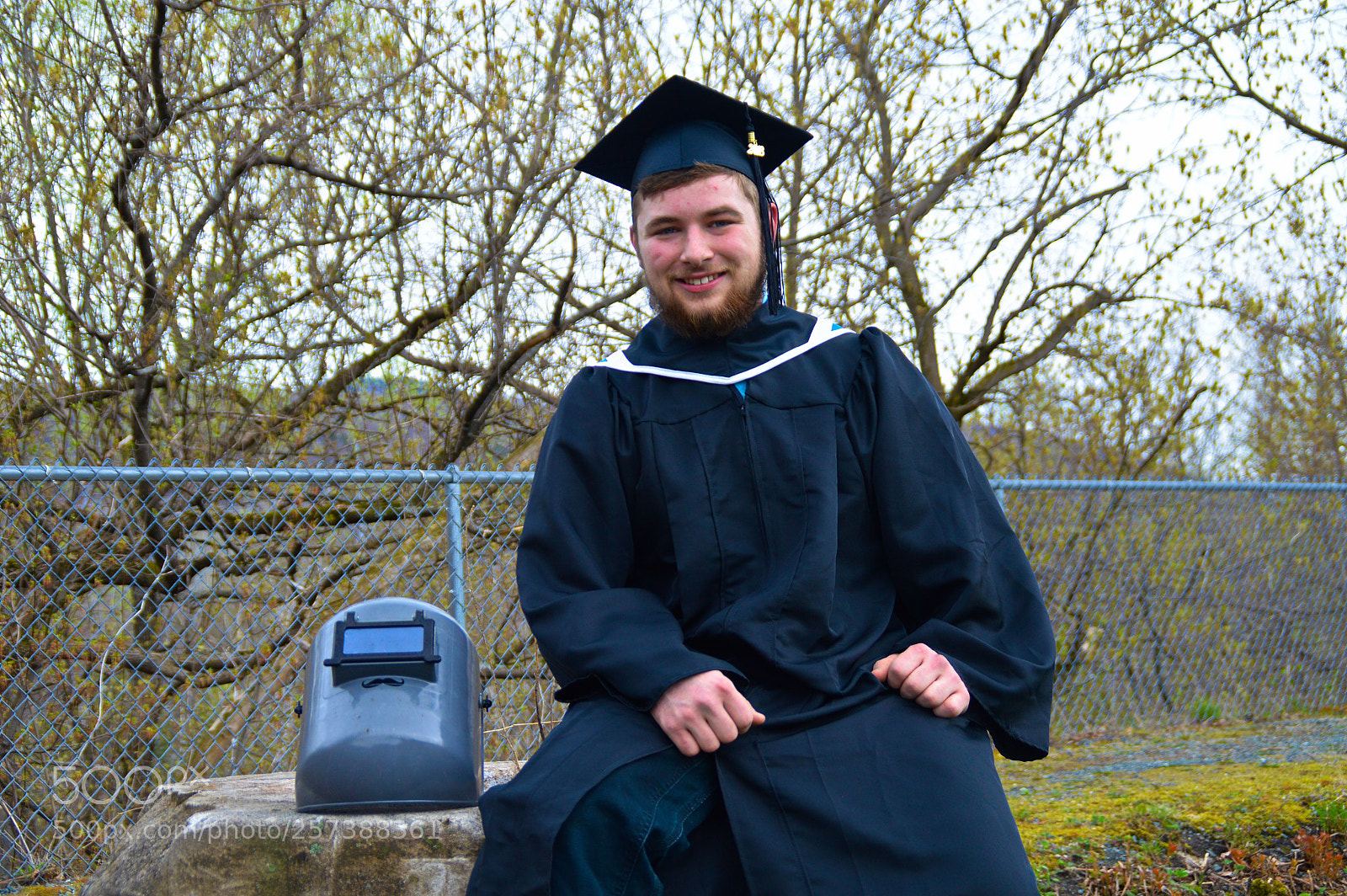 Nikon D3200 sample photo. Young love at graduation photography