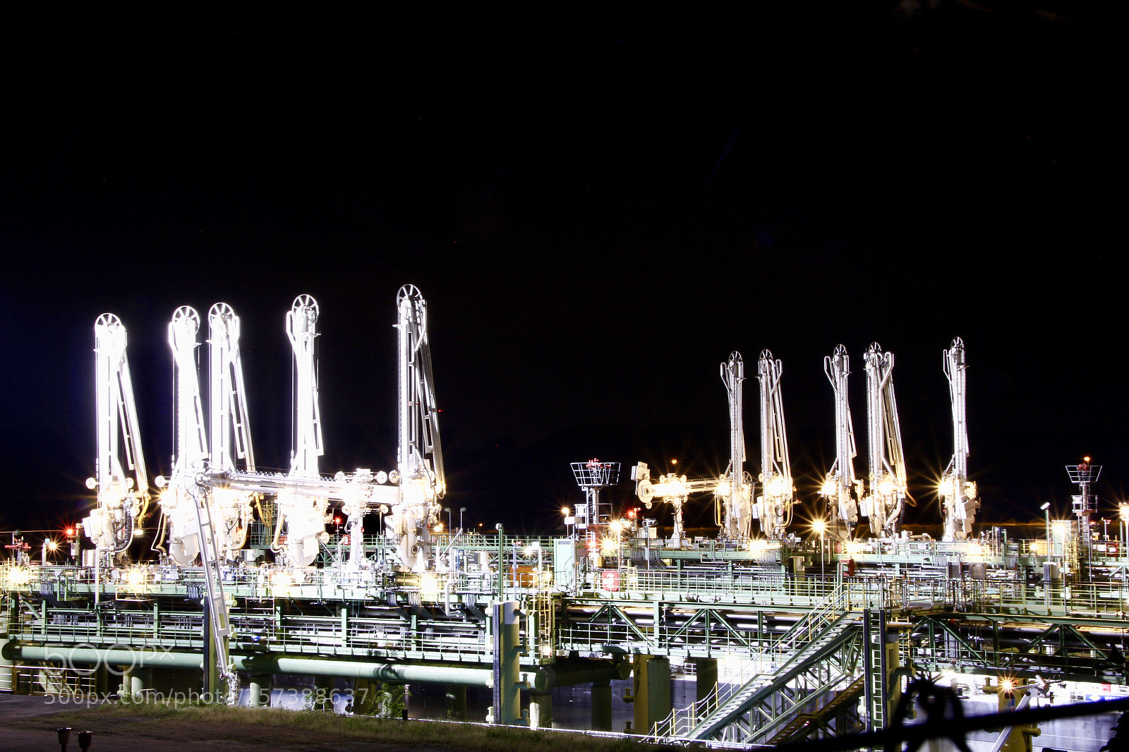 Canon EOS 550D (EOS Rebel T2i / EOS Kiss X4) sample photo. Industrie bei nacht photography