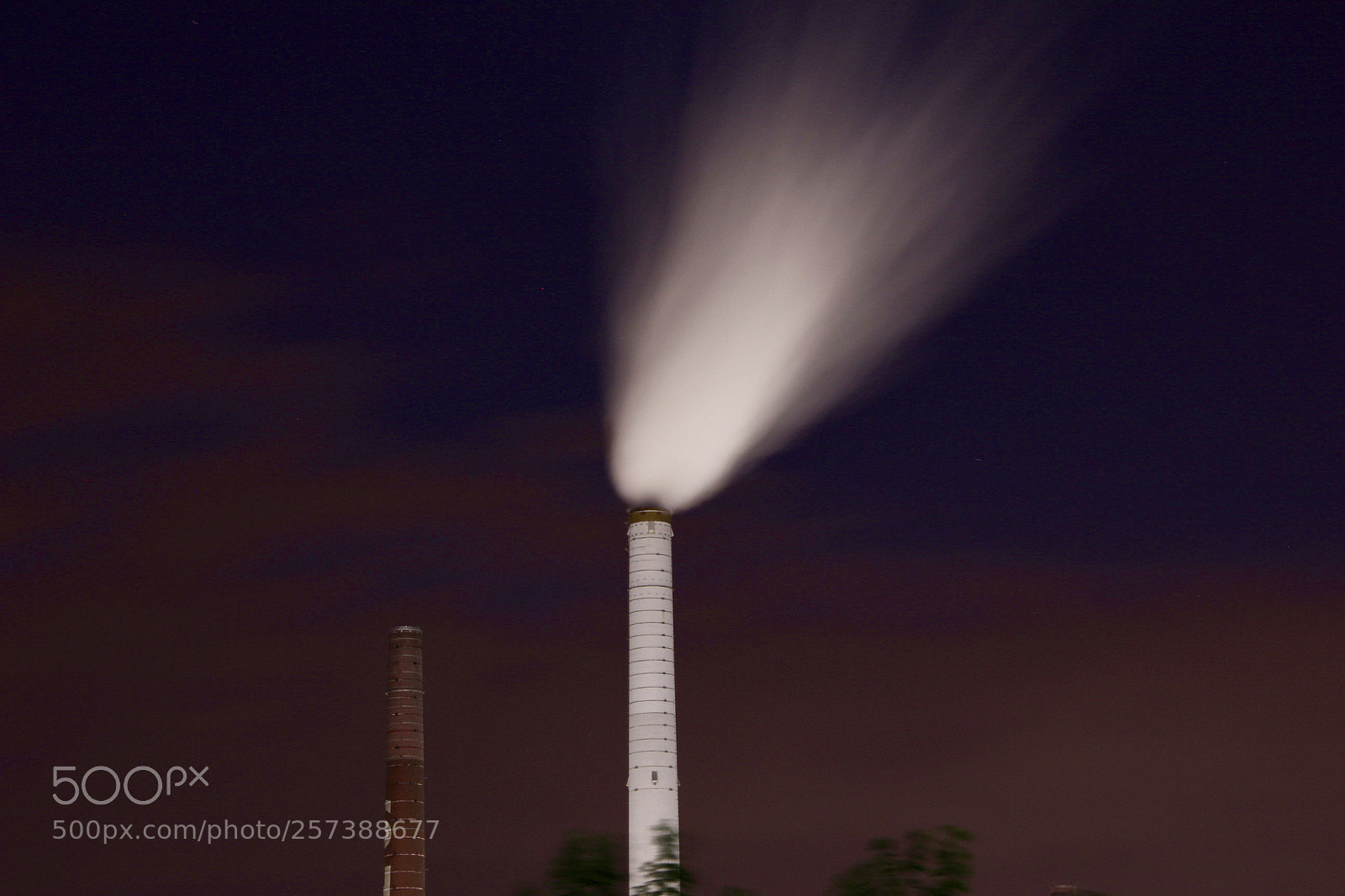 Canon EOS 550D (EOS Rebel T2i / EOS Kiss X4) sample photo. Industrie bei nacht photography