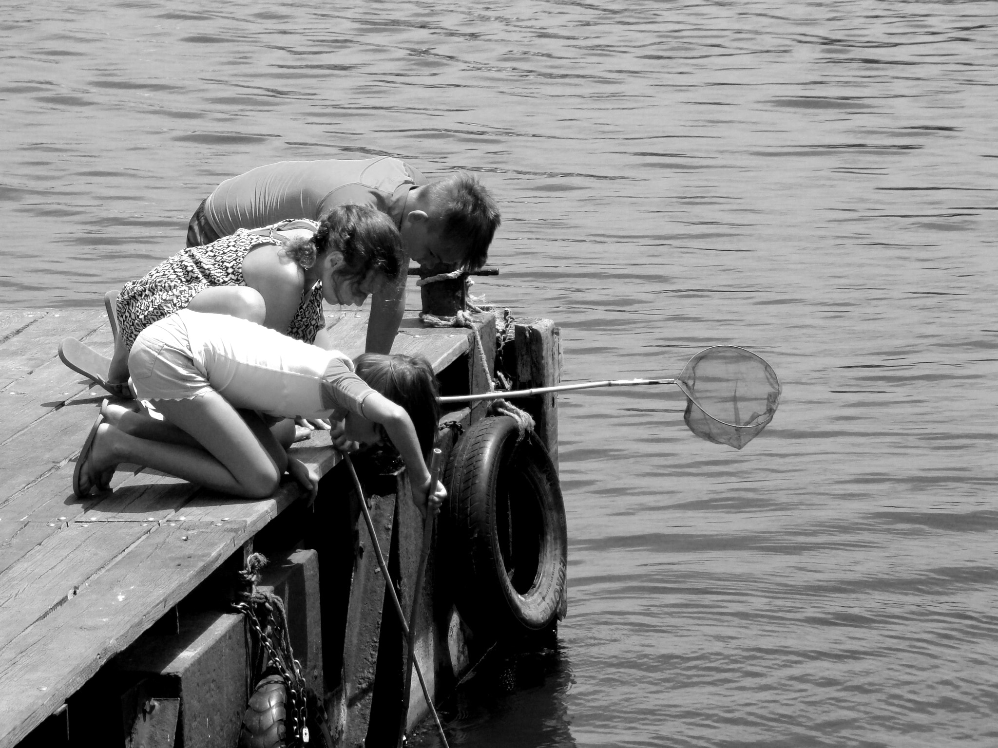 Sony DSC-H7 sample photo. Fishing b&w photography