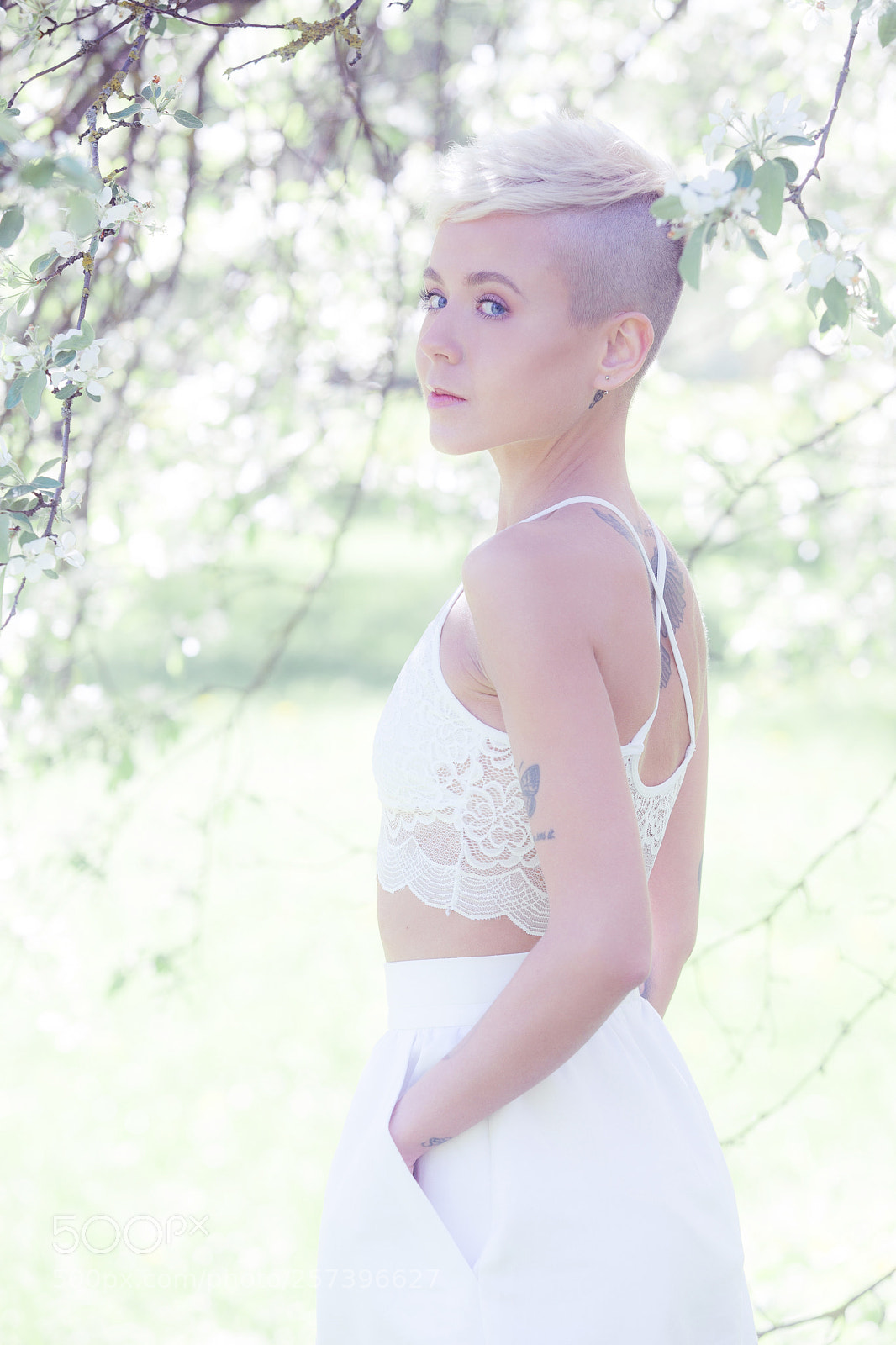 Canon EOS 5D Mark II sample photo. Beautiful girl photography