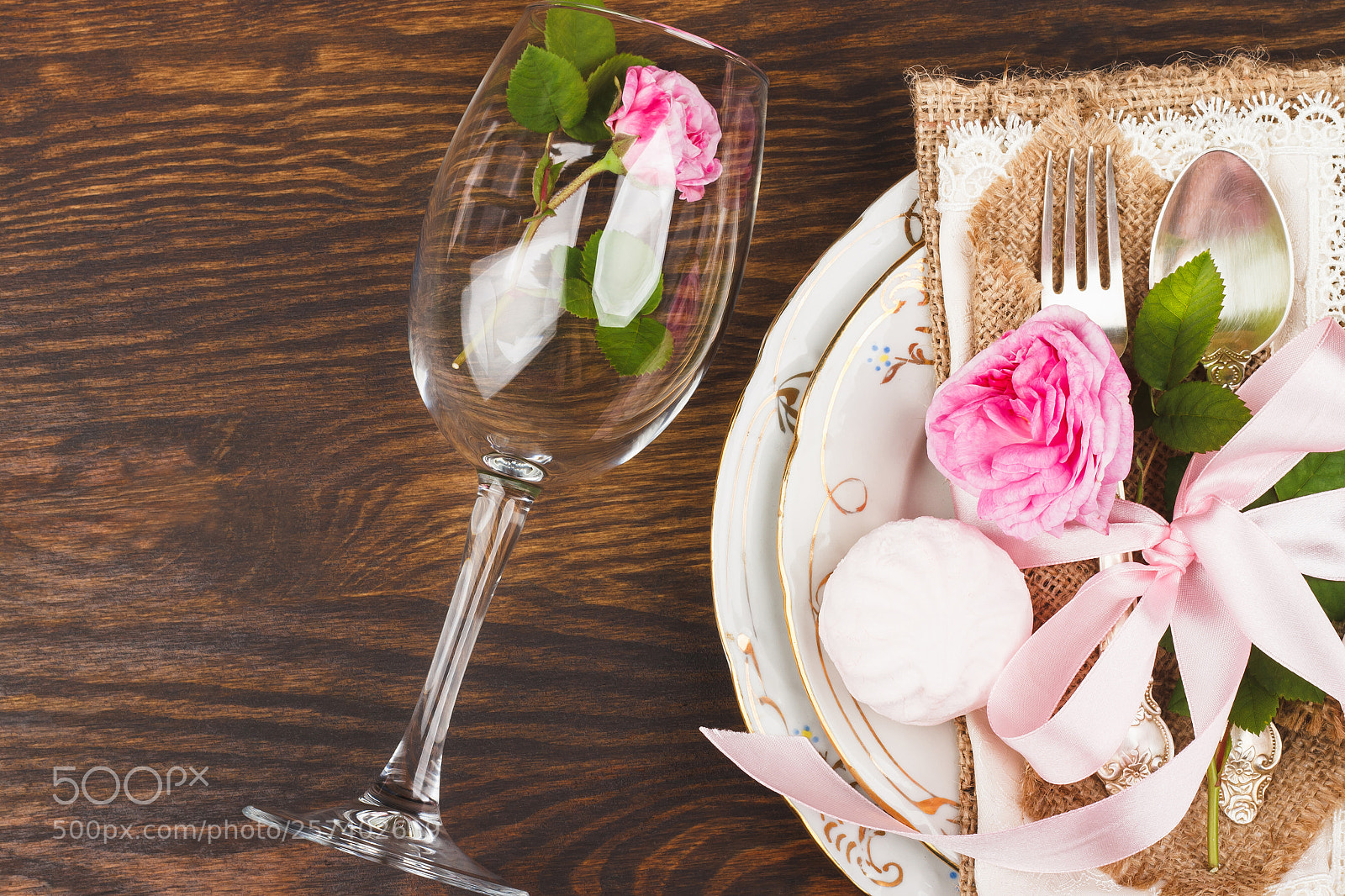 Canon EOS 600D (Rebel EOS T3i / EOS Kiss X5) sample photo. Tableware with light pink photography
