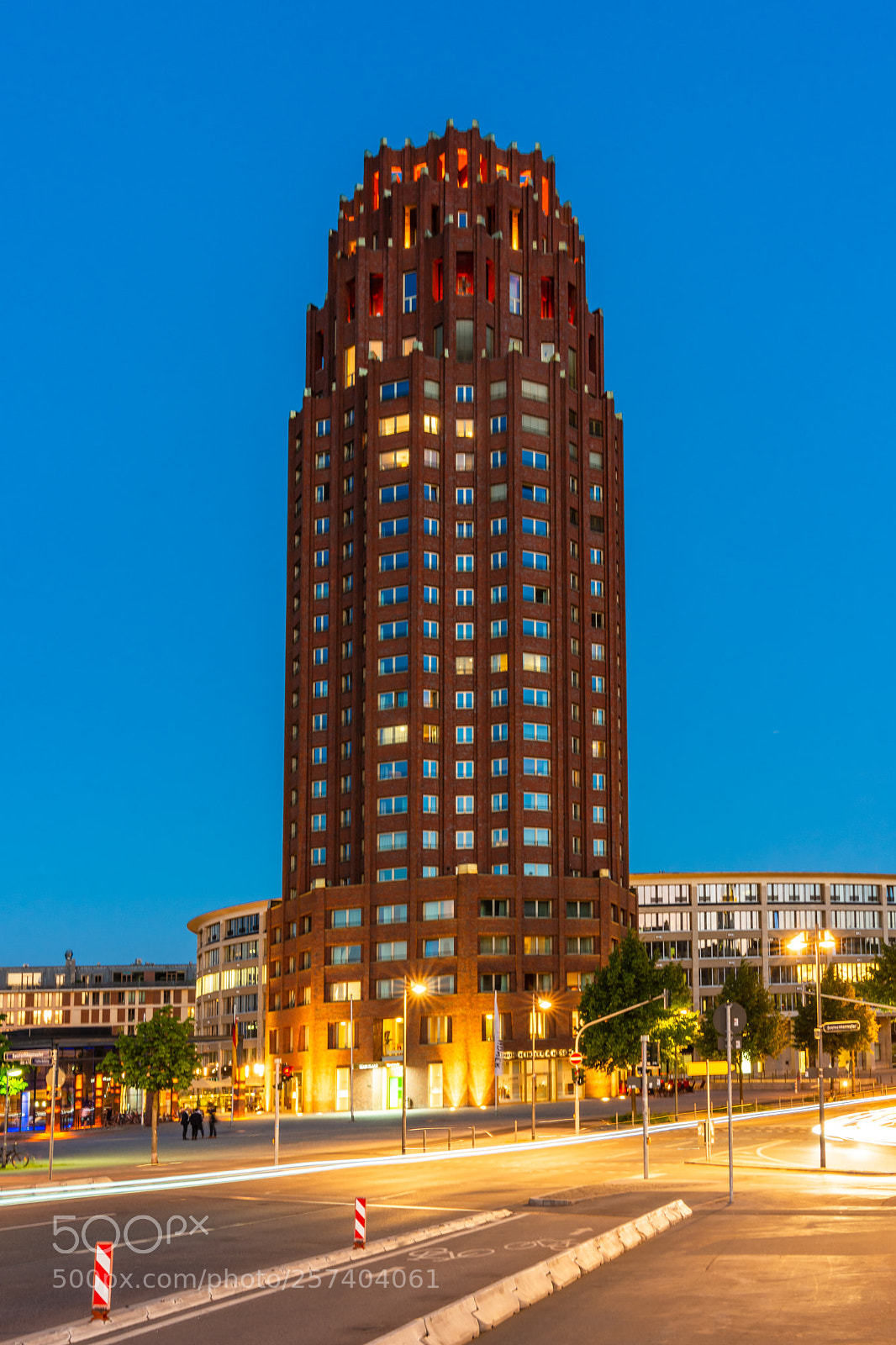 Nikon D7200 sample photo. Frankfurt main plaza twilight photography
