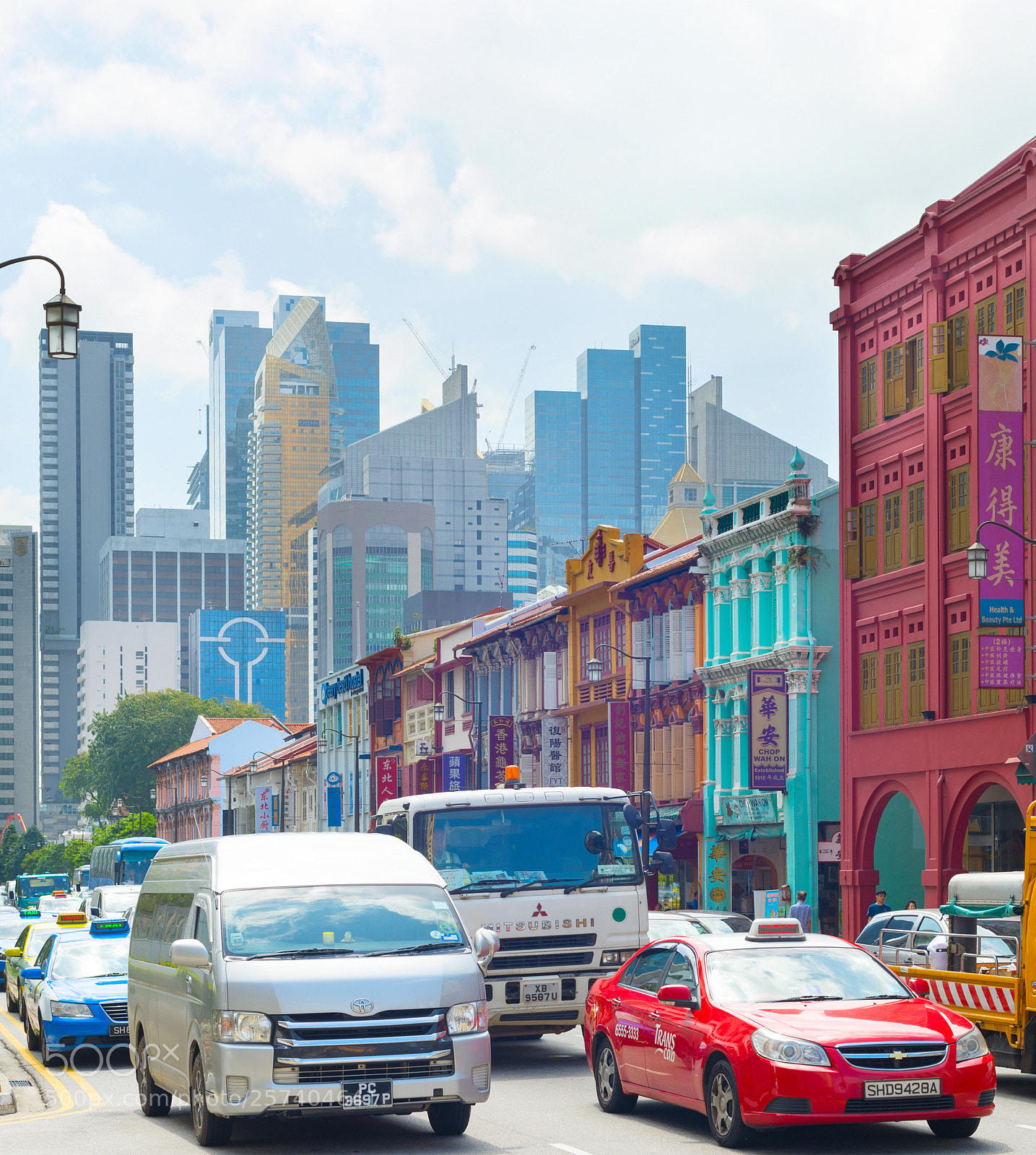 Nikon Df sample photo. Busy singapore road traffic photography