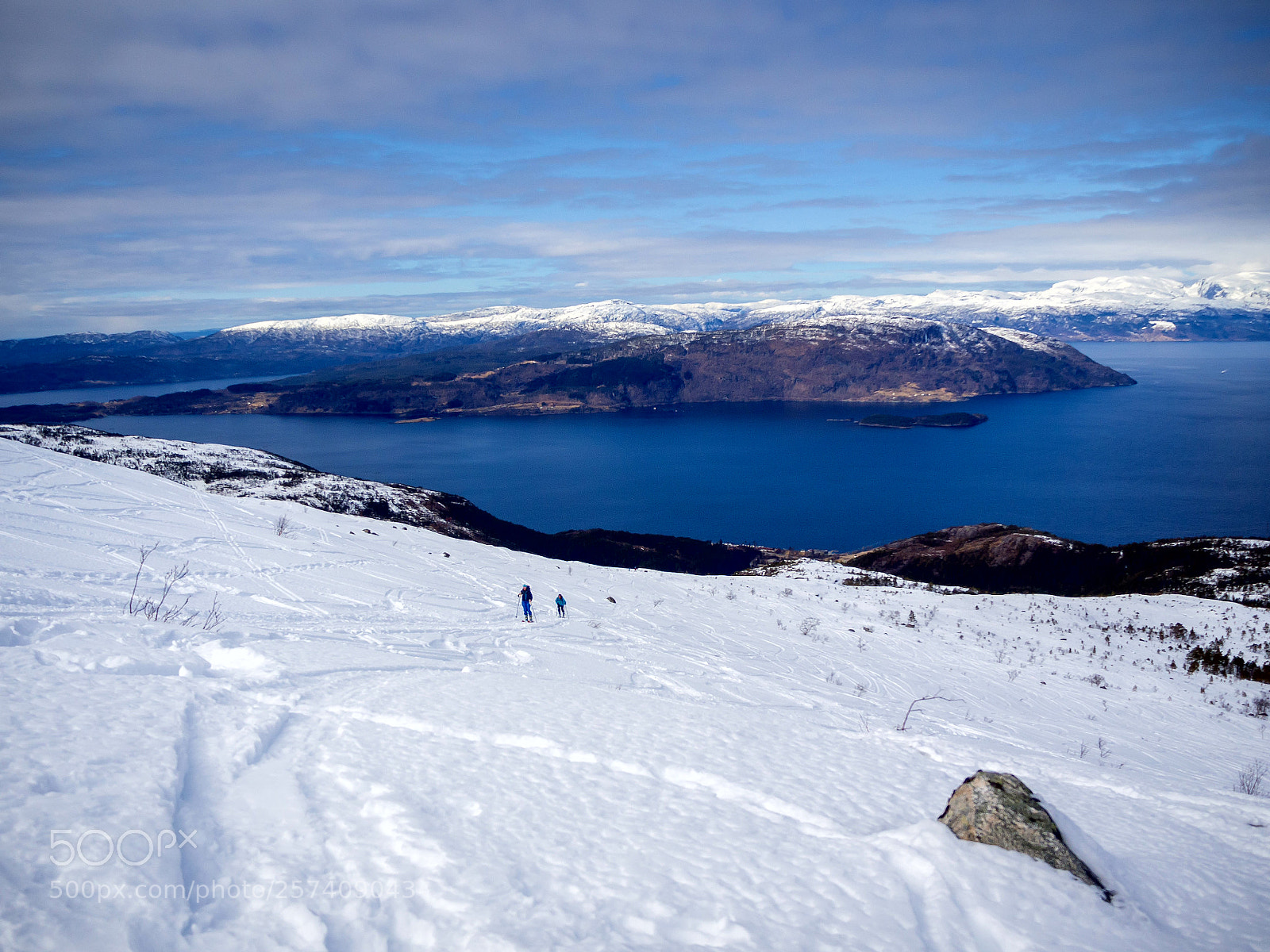 Olympus OM-D E-M10 II sample photo. Skiing in hardanger photography