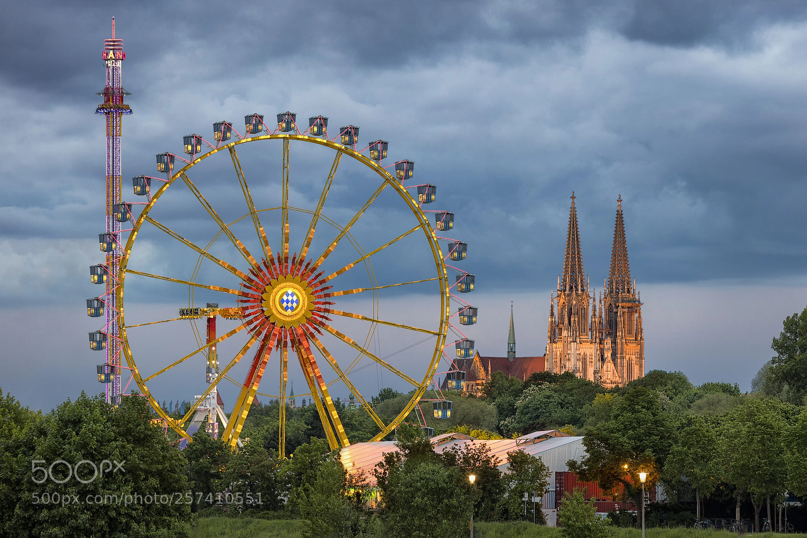 Canon EOS 5DS R sample photo. Dult in regensburg photography