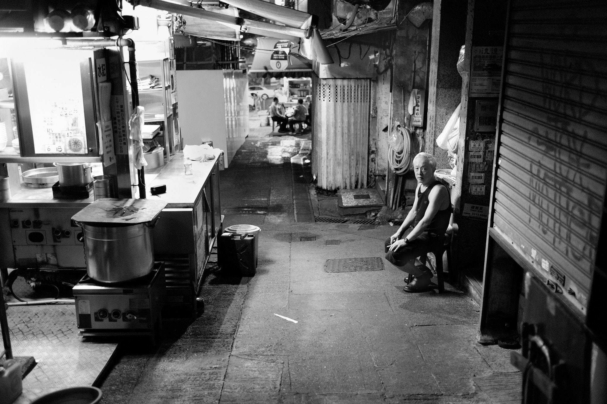 Leica M-Monochrom sample photo. Soho alley photography