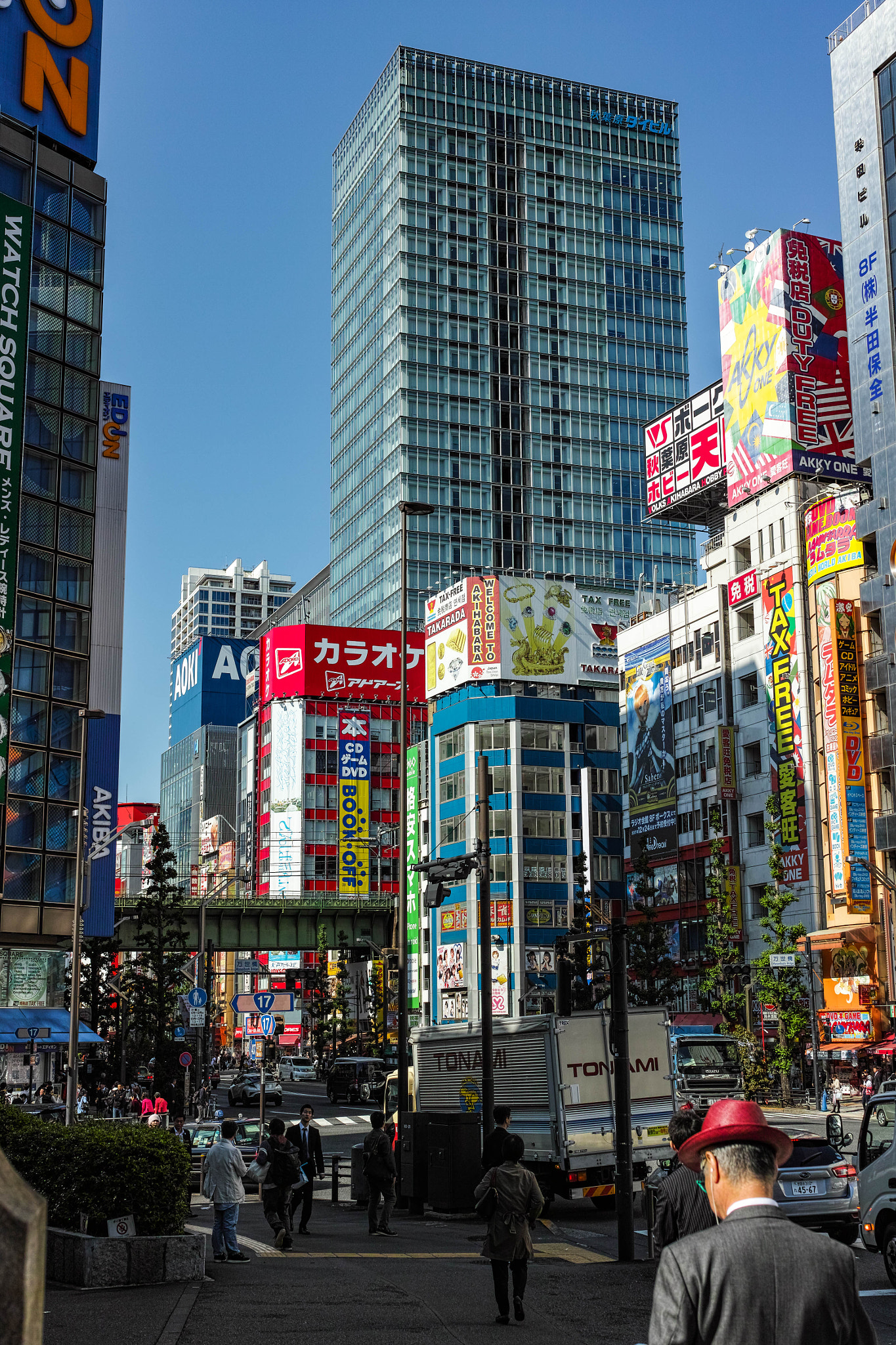 Sigma DP2 Merrill sample photo. Akihabara photography