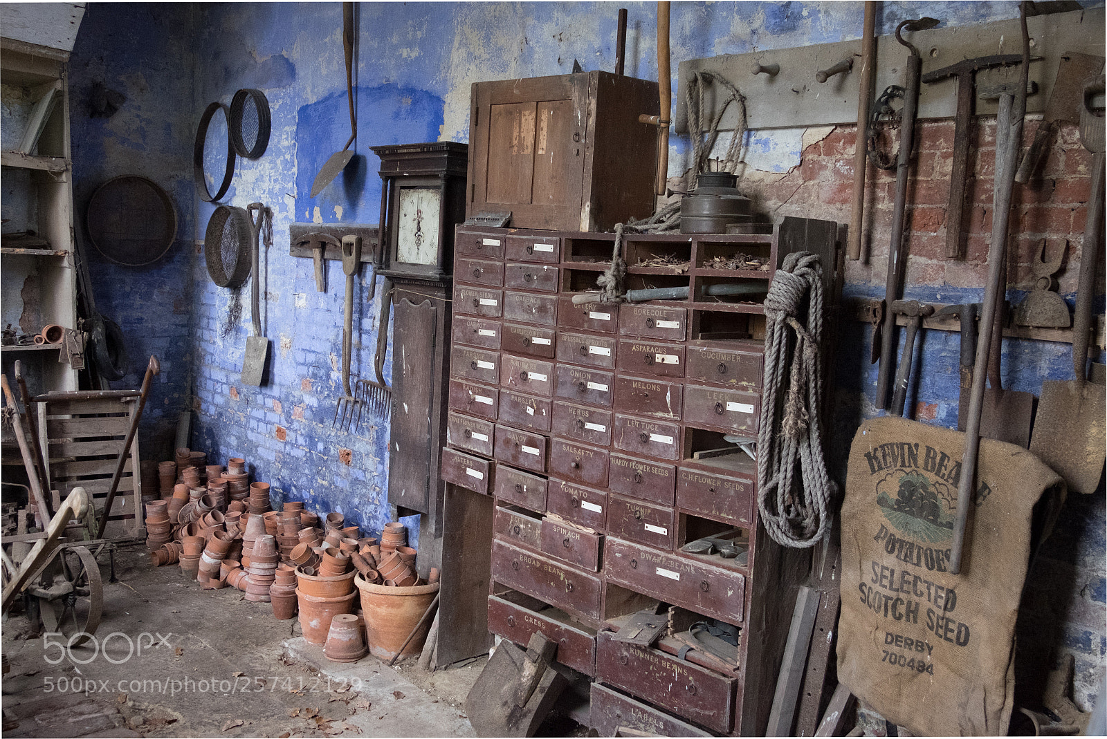 Fujifilm X-T1 sample photo. Gone to pot at photography