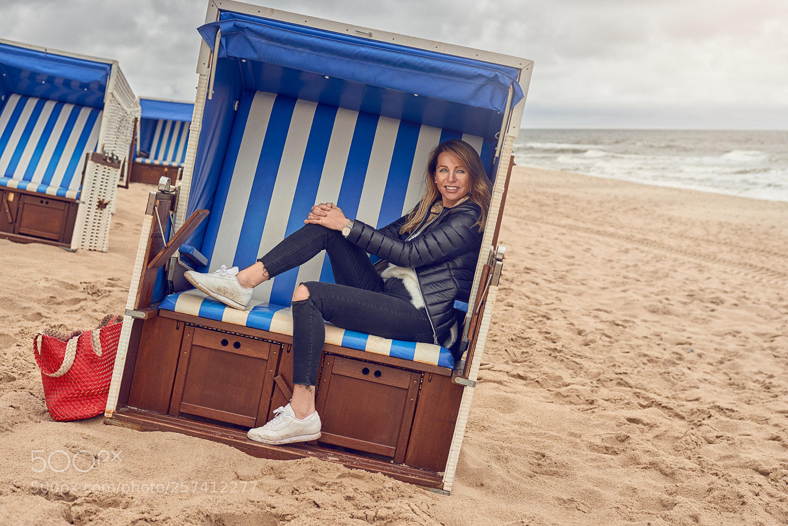 Nikon D800 sample photo. Attractive blond woman sitting photography