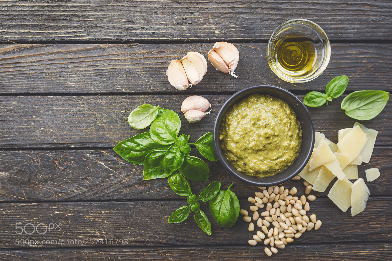 Canon EOS 6D sample photo. Classic pesto sauce photography