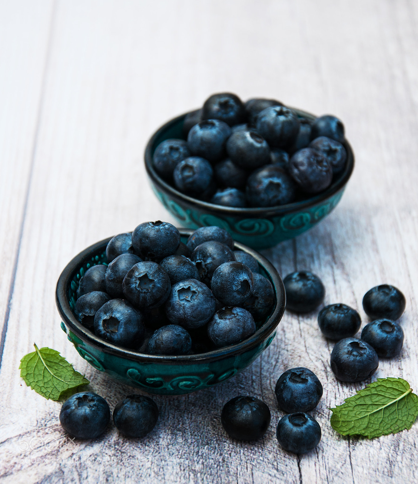 Nikon D90 sample photo. Fresh blueberries on a photography