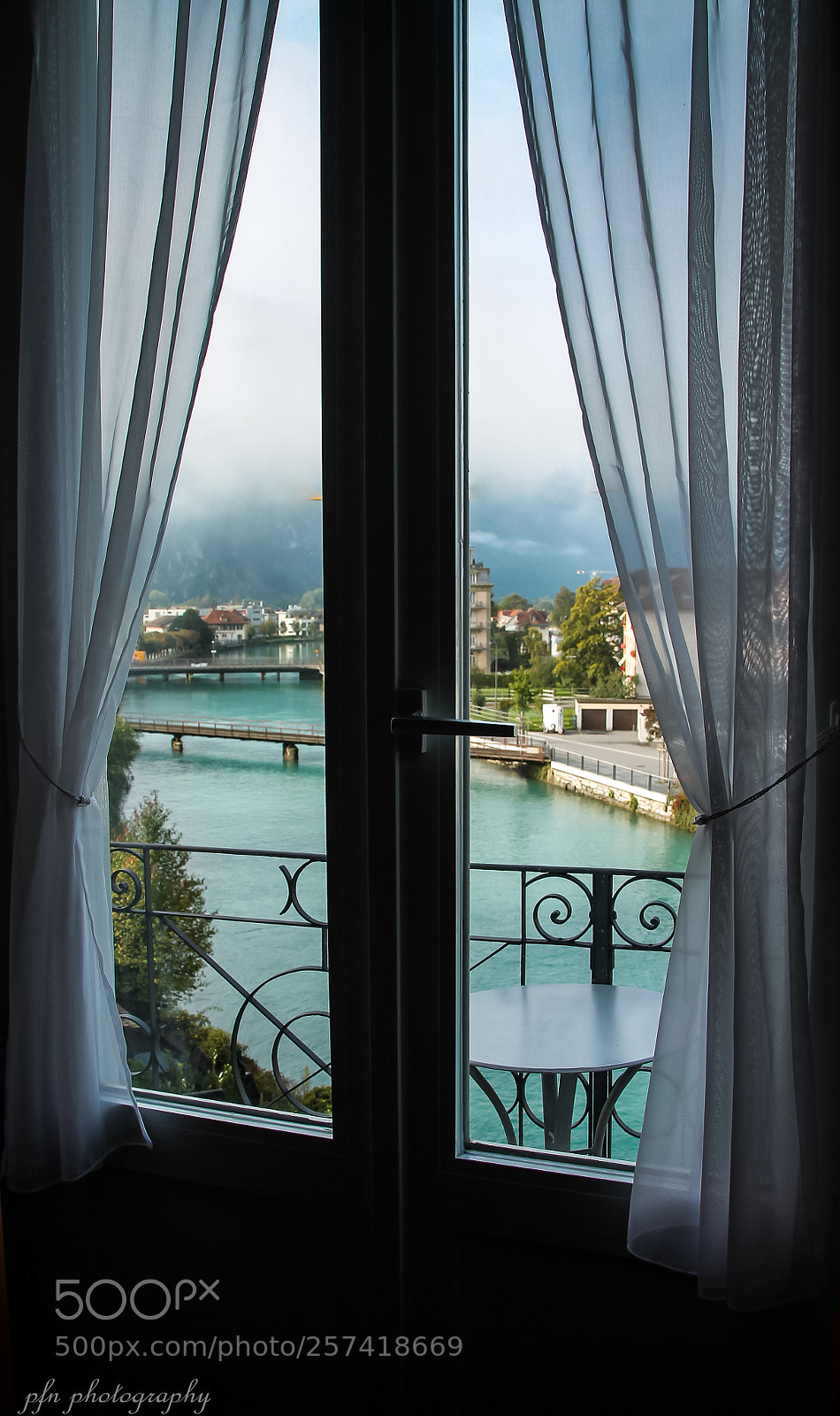 Canon EOS 1100D (EOS Rebel T3 / EOS Kiss X50) sample photo. Room with a view photography