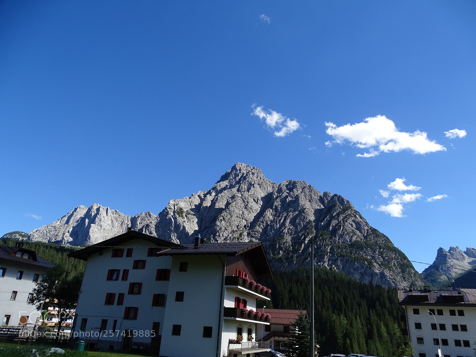 Sony Cyber-shot DSC-HX400V sample photo. Una croce invisibile an photography