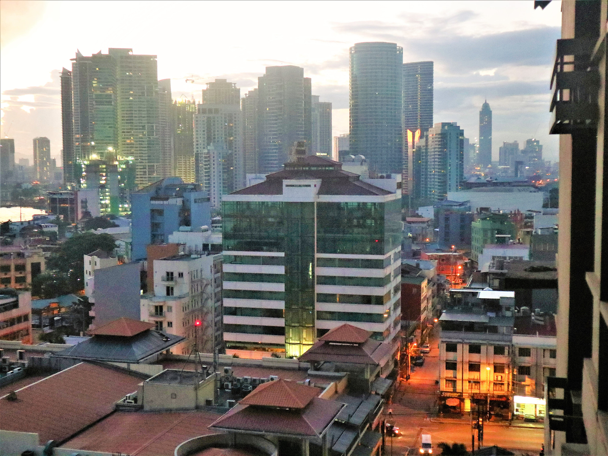 Canon EOS M100 sample photo. Makati city skyline photography