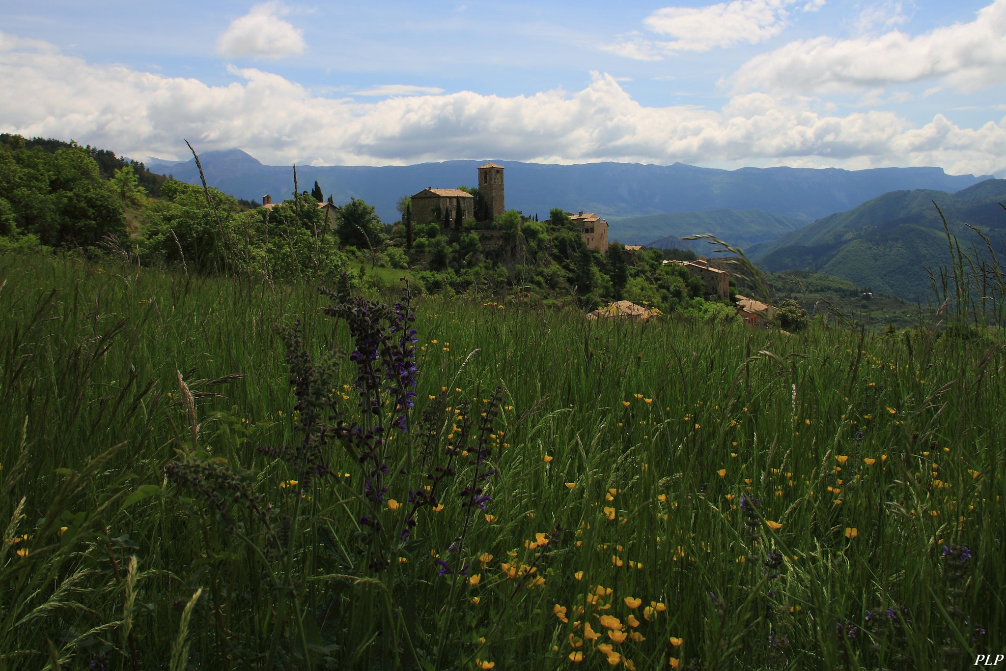 Canon EF-S 18-135mm F3.5-5.6 IS sample photo. Village de courbons photography