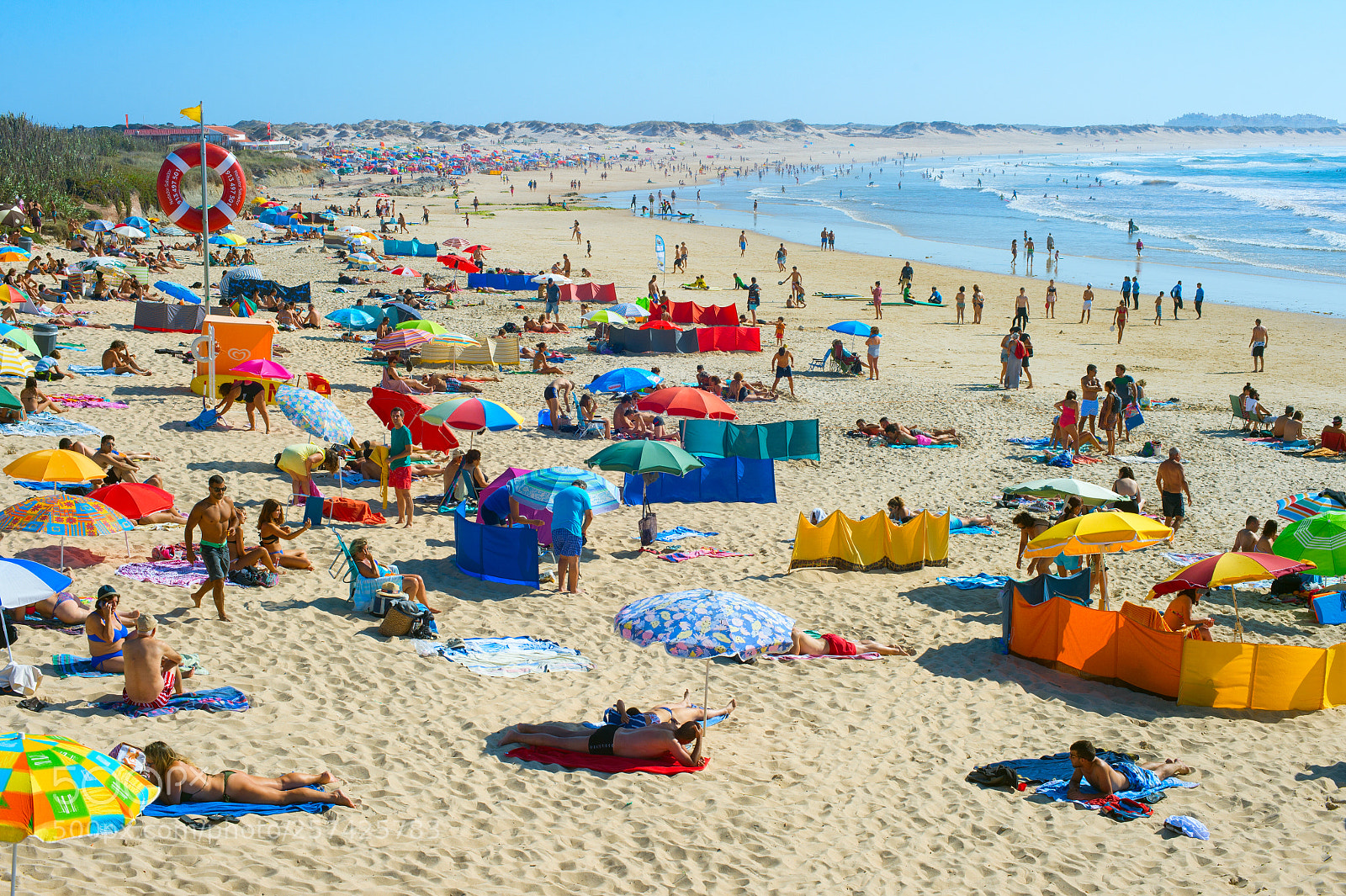Nikon Df sample photo. People rest ocean beach photography
