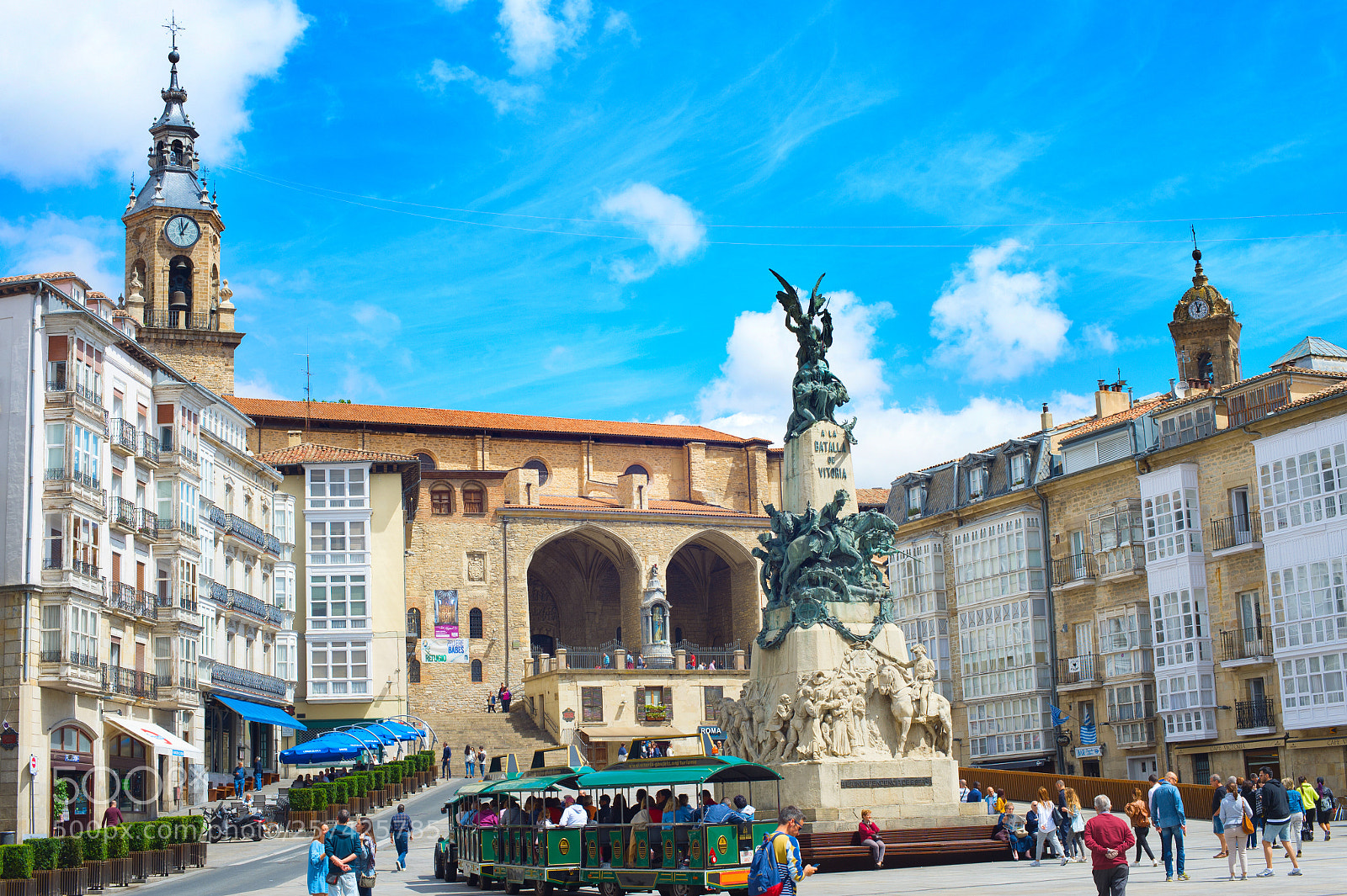 Nikon Df sample photo. Virgen blanca square, vitoria-gasteiz photography