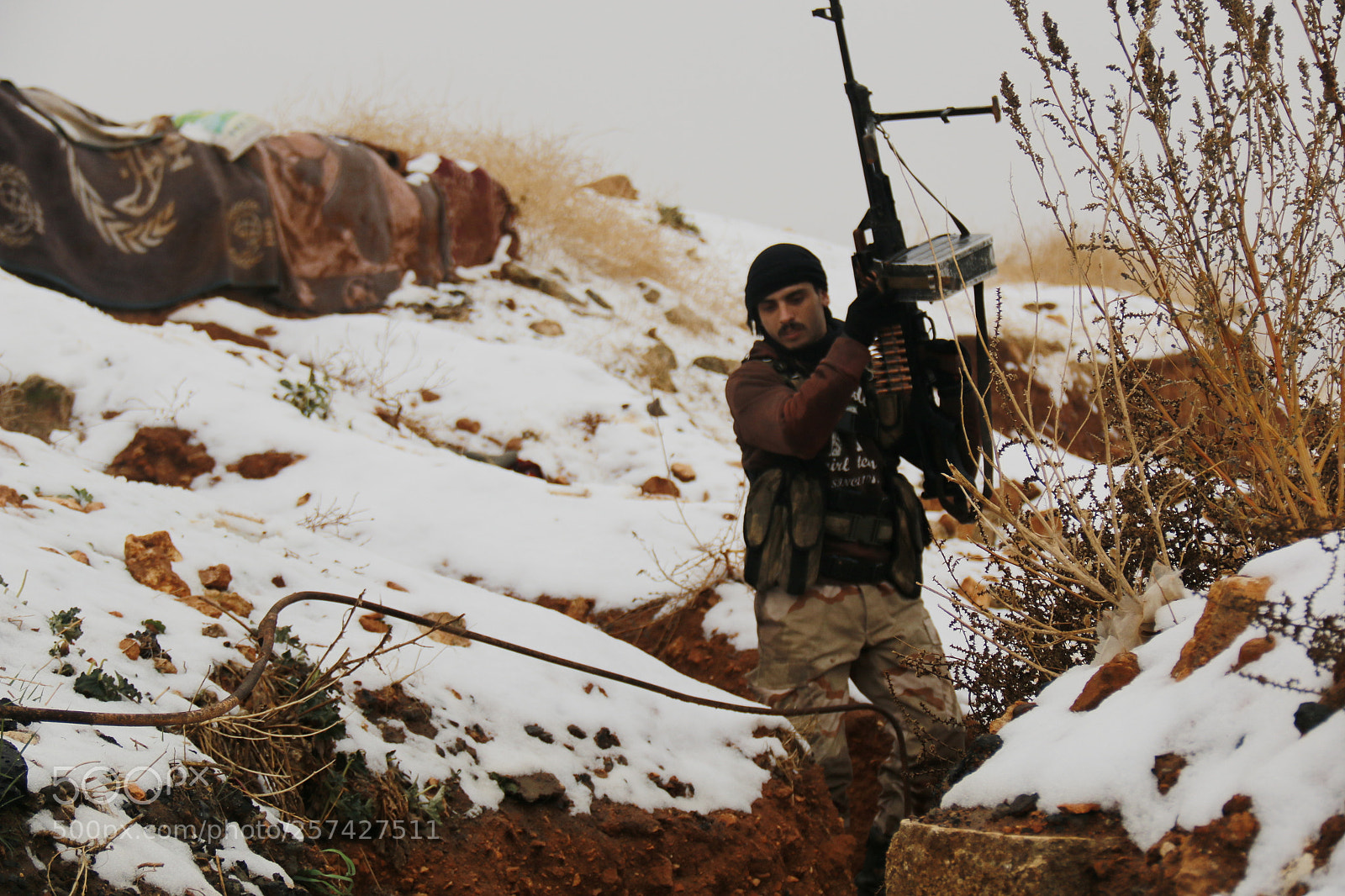 Canon EF-S 18-135mm F3.5-5.6 IS sample photo. صورة لمقاتل من قوات المعارضة في حلب photography