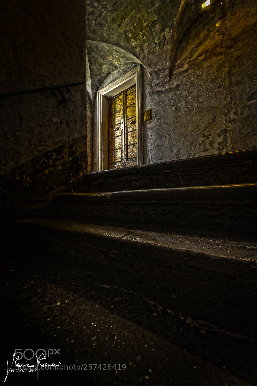 Canon EOS 7D sample photo. Upstairs photography