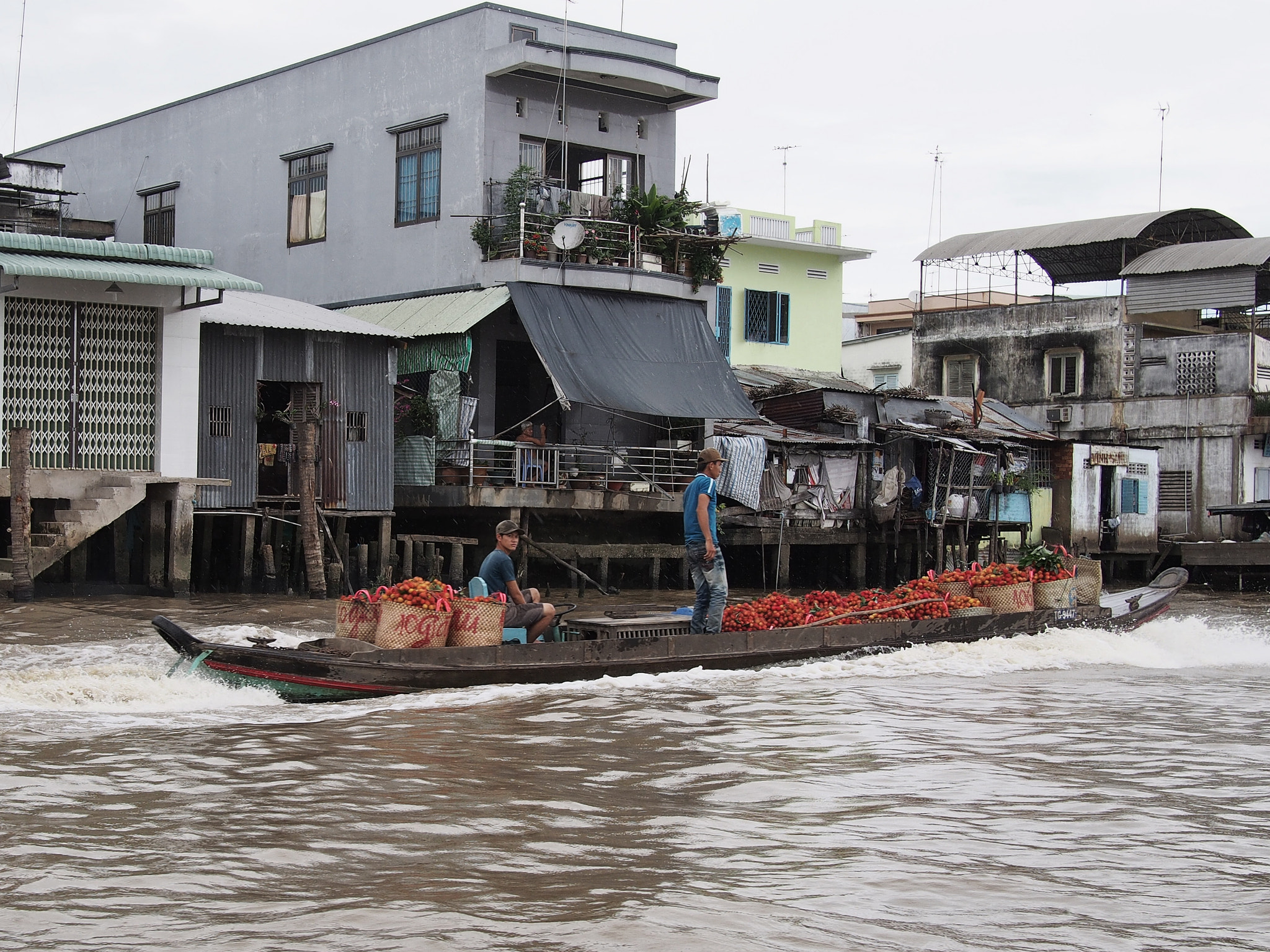 Olympus PEN E-PL5 sample photo. Rambutan boat photography