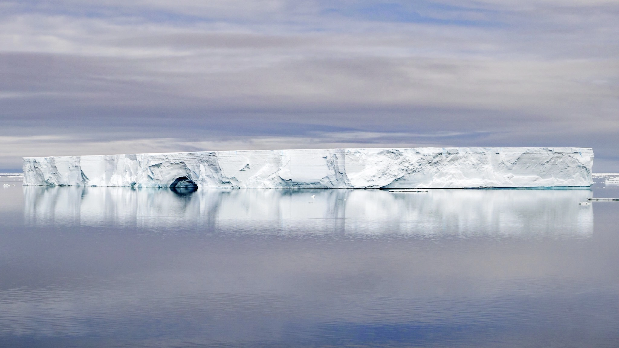Panasonic Lumix DMC-G85 (Lumix DMC-G80) sample photo. Antarctic iceberg photography