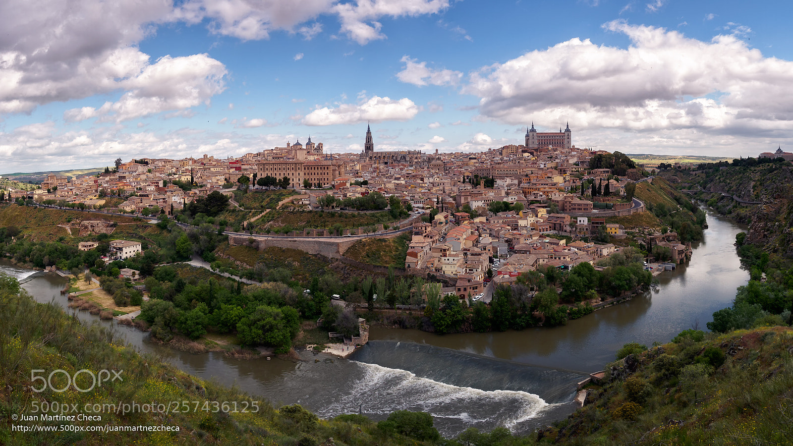 Olympus OM-D E-M10 II sample photo. Panorama de toledo photography