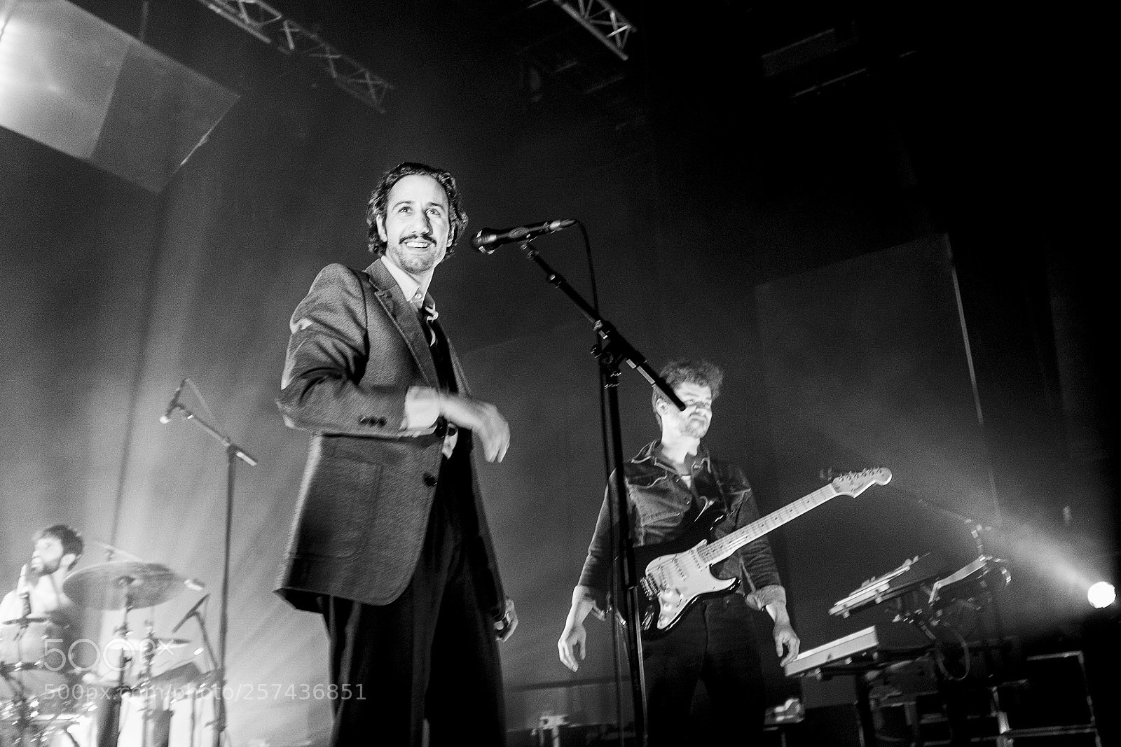 Fujifilm X100T sample photo. Singer photography