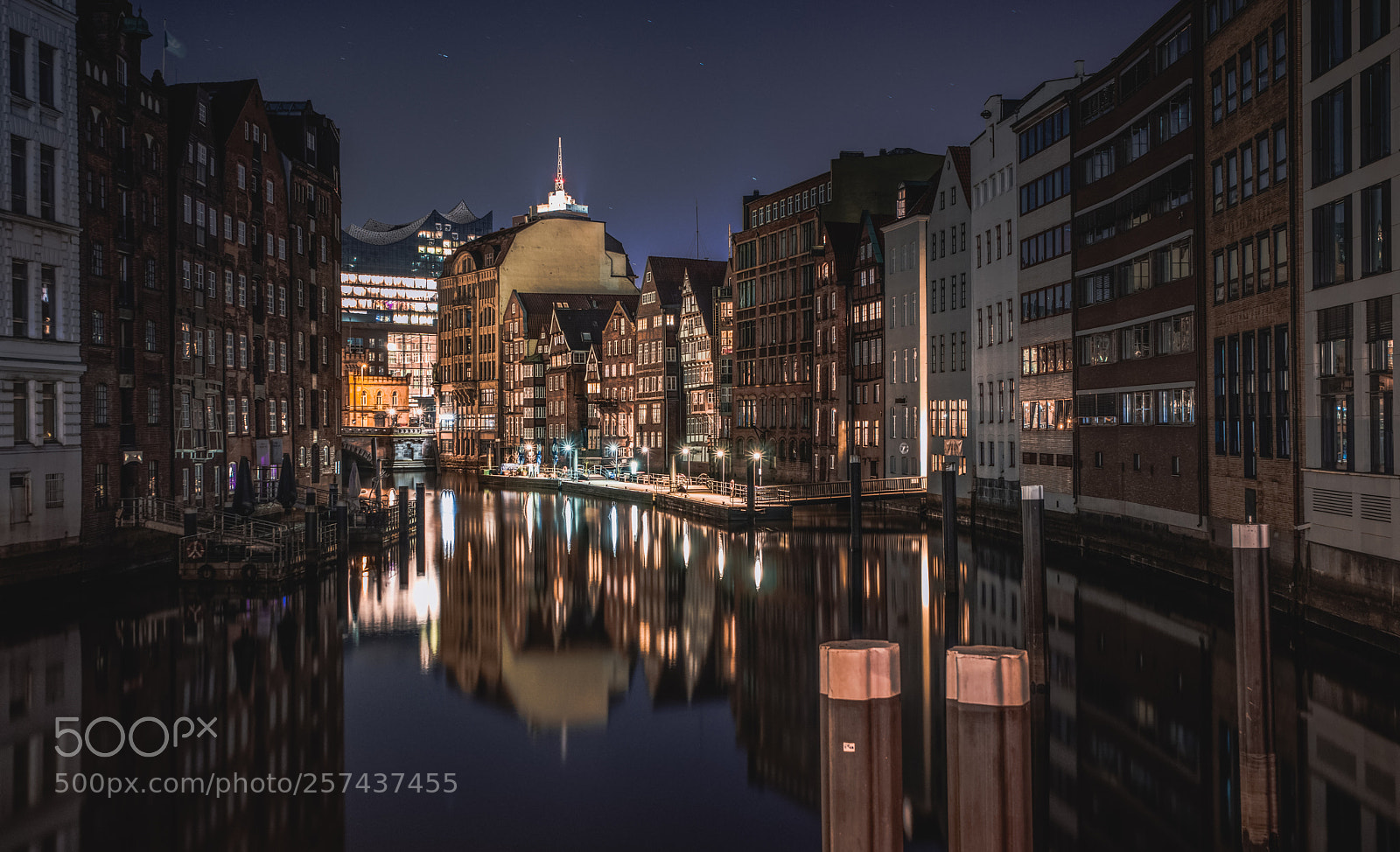 Sony a7 sample photo. Hamburg town canal photography