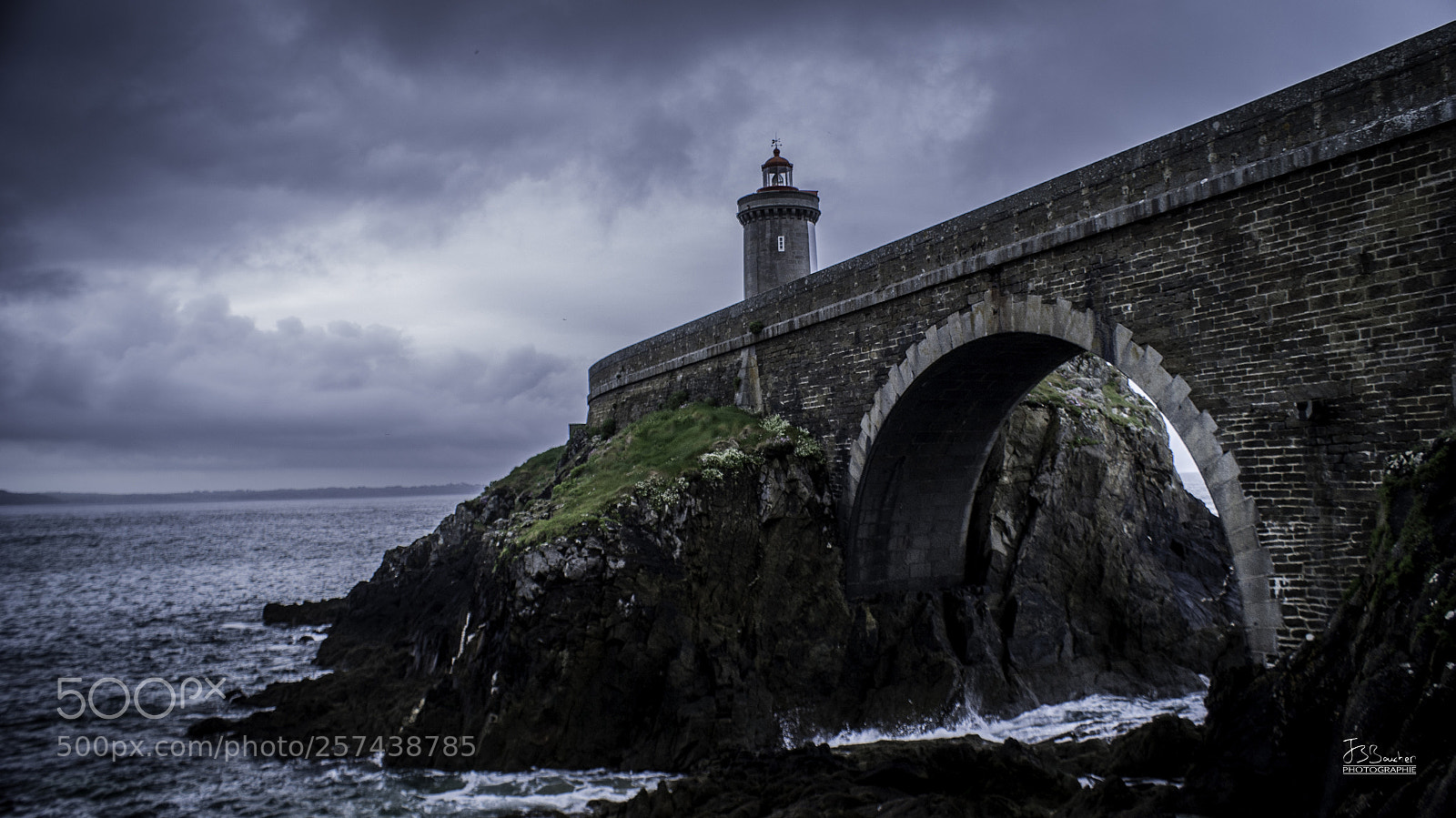Sony Alpha DSLR-A200 sample photo. Phare du minou photography