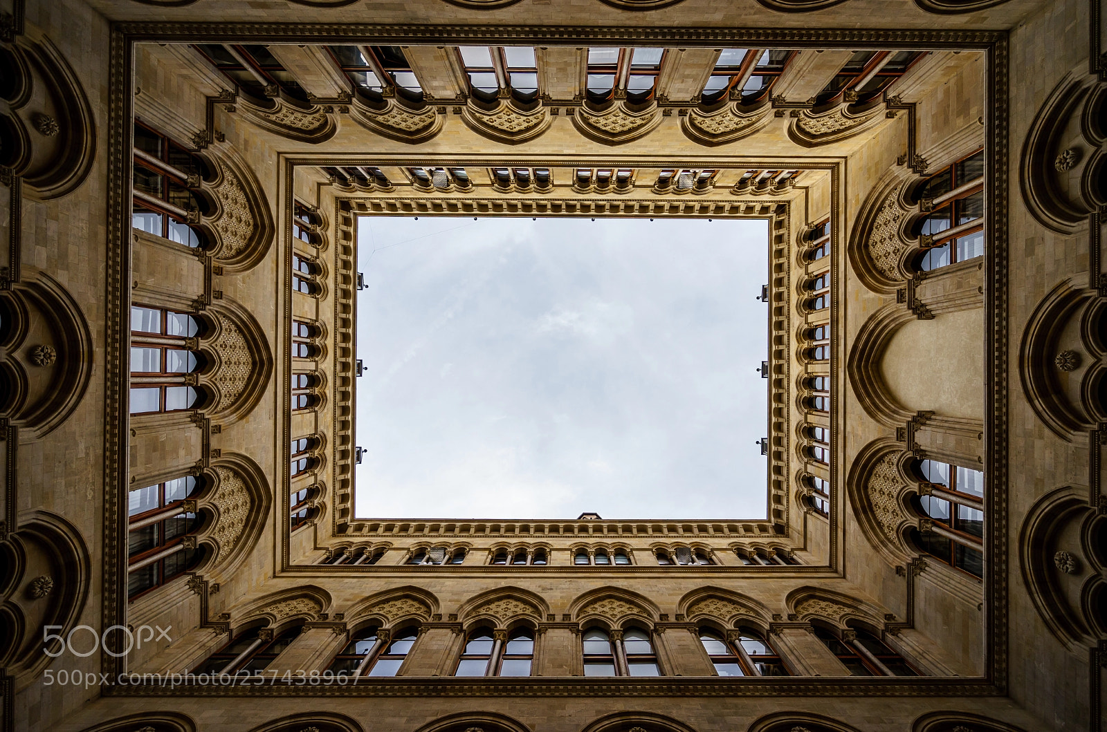 Sony a7 II sample photo. Vienna cityhall patio photography