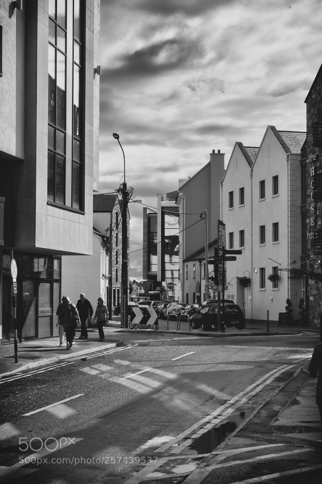 Canon EOS 100D (EOS Rebel SL1 / EOS Kiss X7) sample photo. Galway street photography