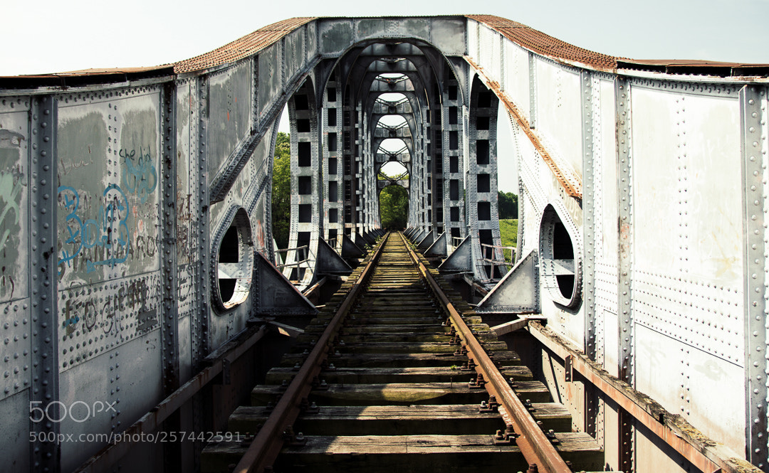 Canon EOS 77D (EOS 9000D / EOS 770D) sample photo. Lost trainrail photography
